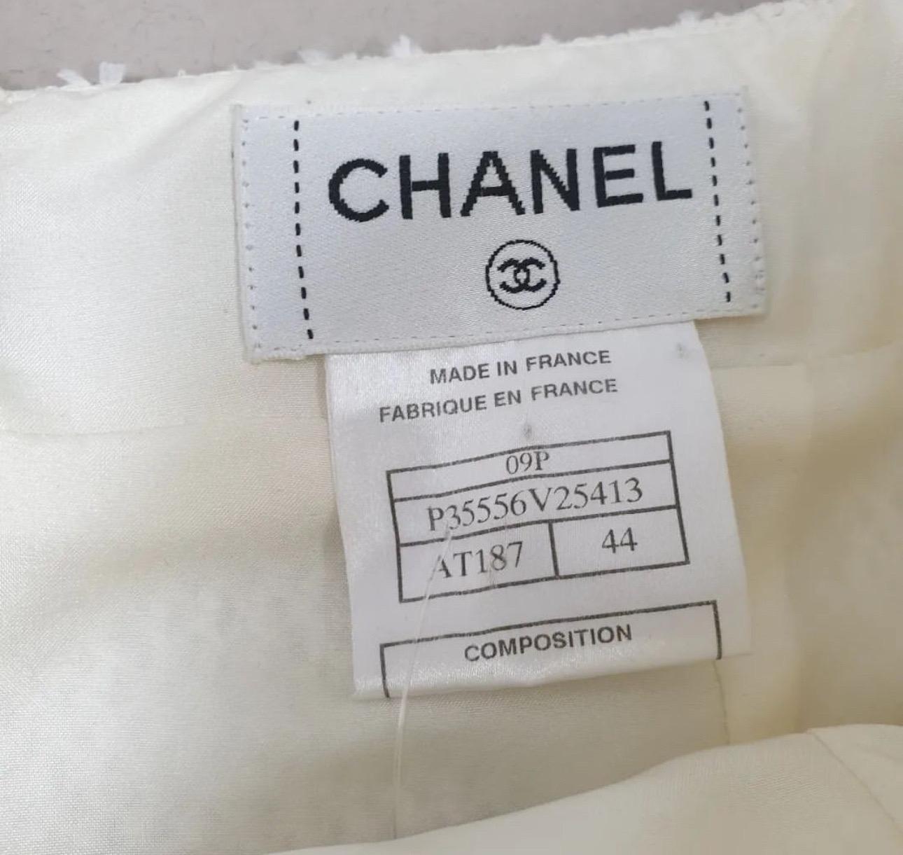 Women's Chanel White Tweed Trimed Skirt For Sale
