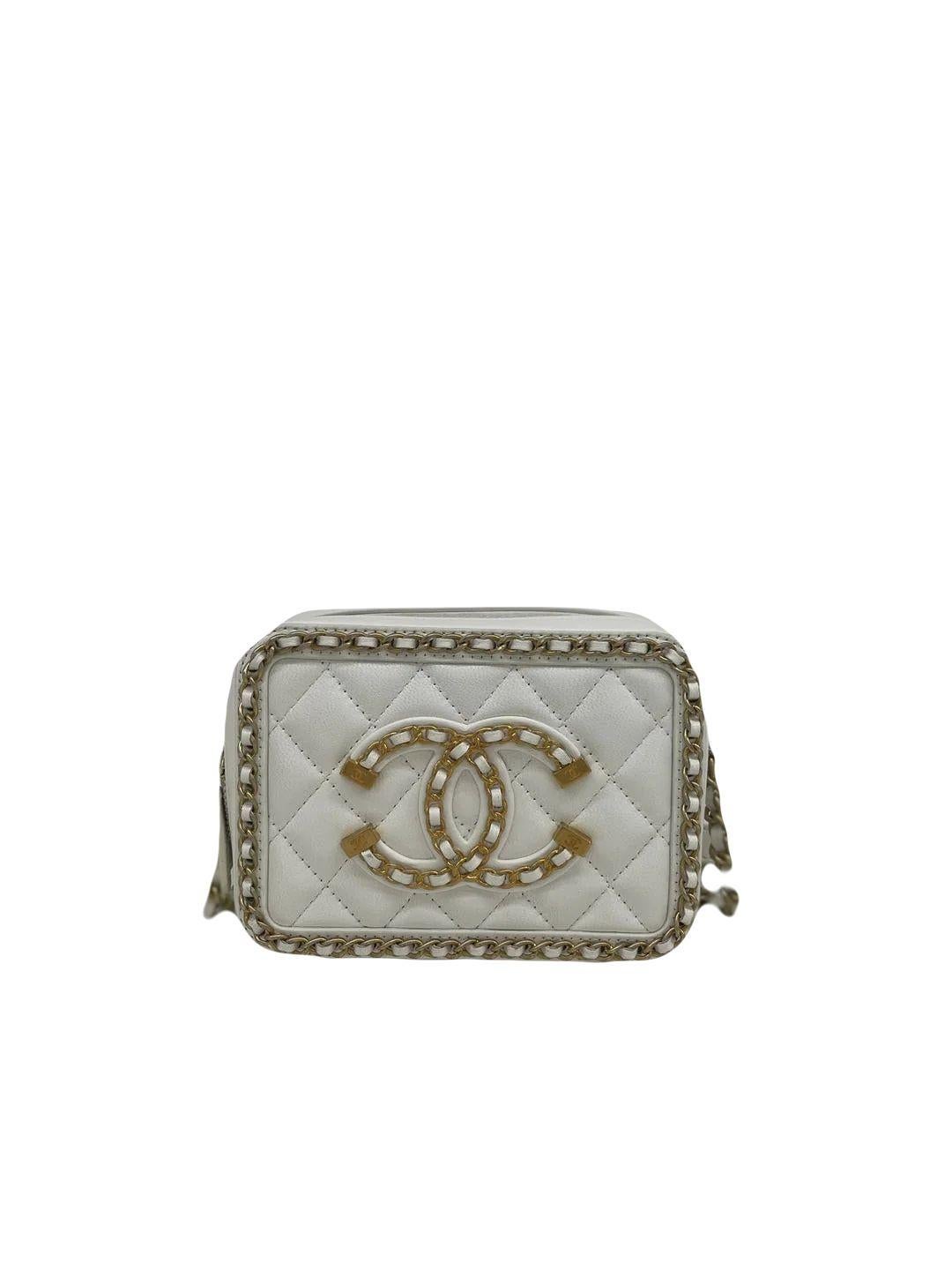 Chanel White Vanity Small - Chain Detail For Sale 1
