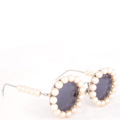 CHANEL white VINTAGE 1994 ROUND PEARL Sunglasses grey Lens 03526