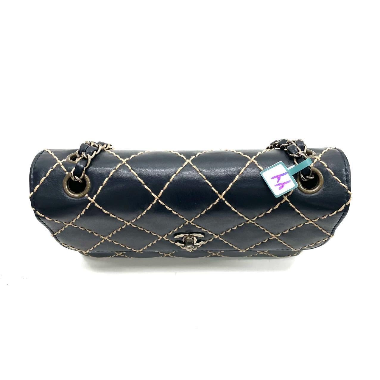 Women's Chanel Wild Stitch Flap Black Leather with Stitching Detail 2000-2002 For Sale