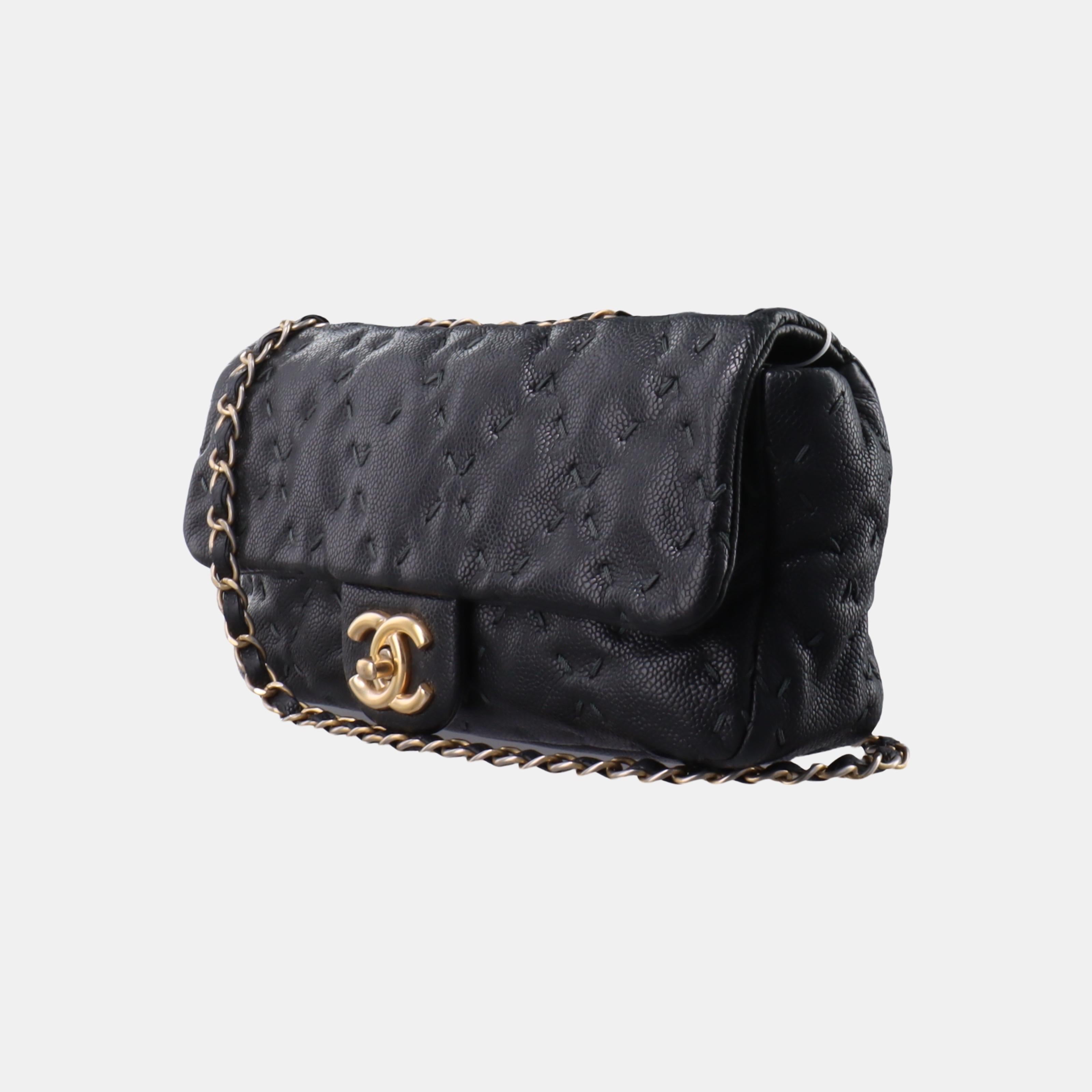 Chanel Wild Stitch by Stitch Borsa media in pelle di vitello nera con patta e hardware dorato, 2012 In condizioni buone in vendita a AUBERVILLIERS, FR