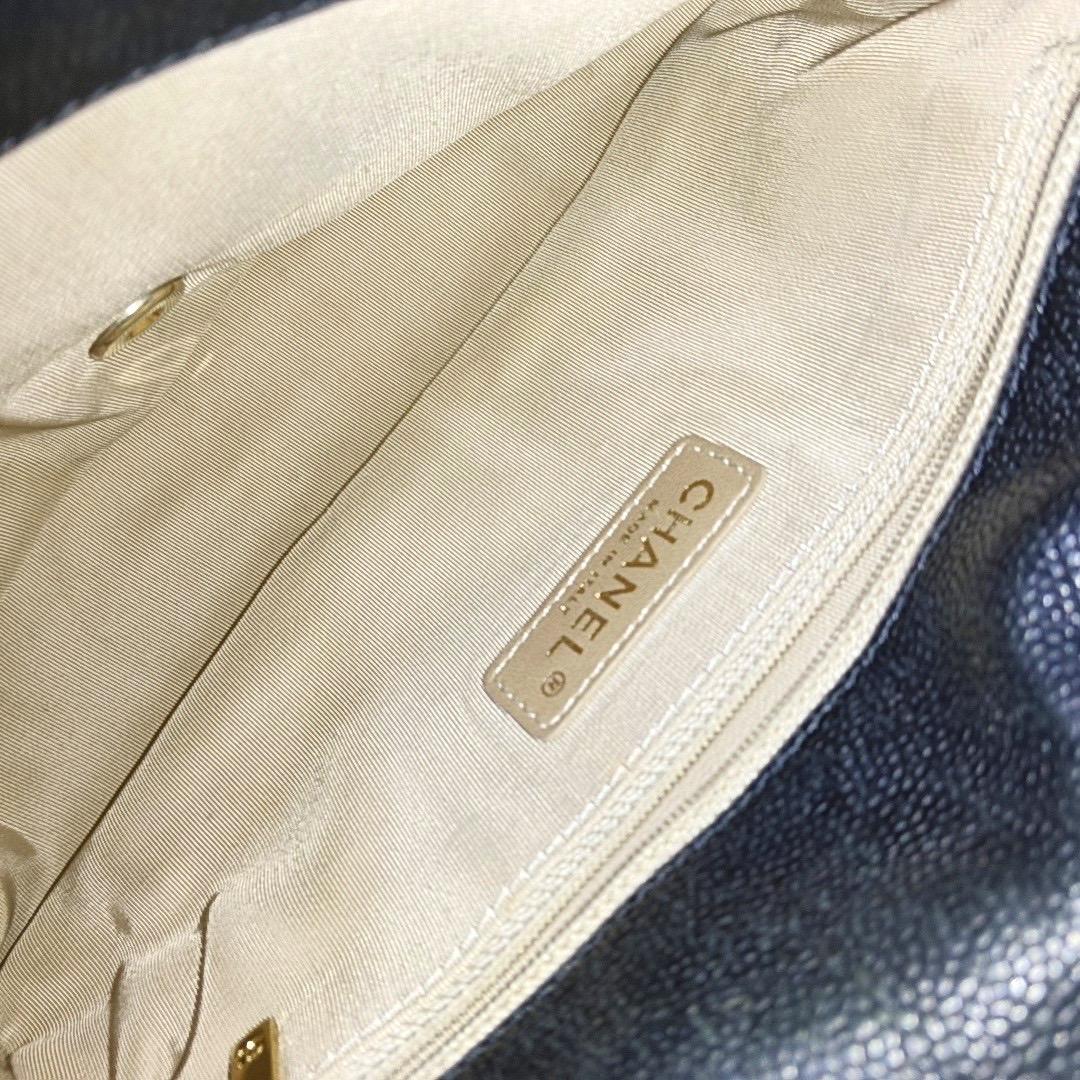 Chanel Wild Stitch by Stitch Borsa media in pelle di vitello nera con patta e hardware dorato, 2012 in vendita 3