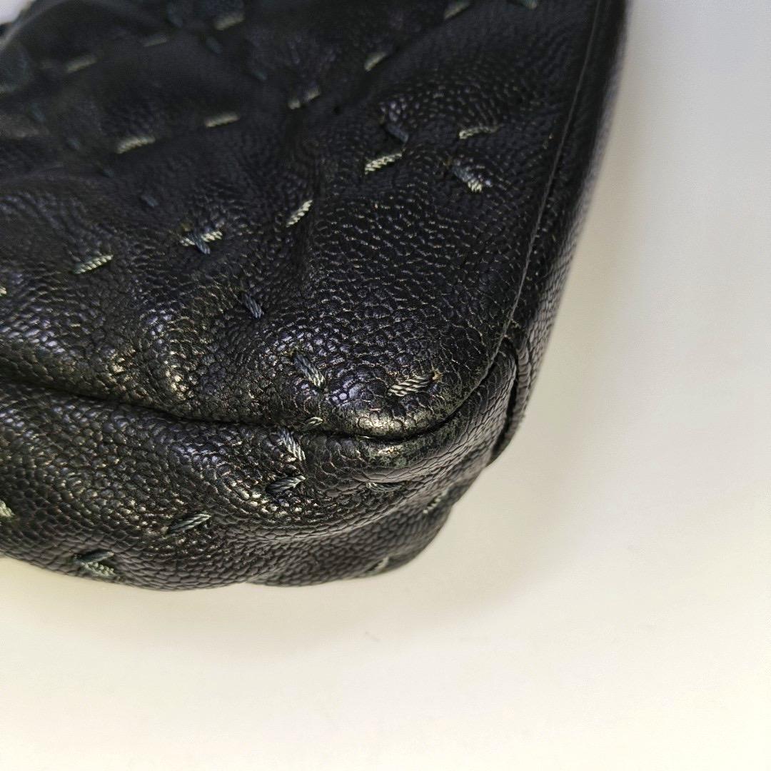 Chanel Wild Stitch by Stitch Borsa media in pelle di vitello nera con patta e hardware dorato, 2012 in vendita 4