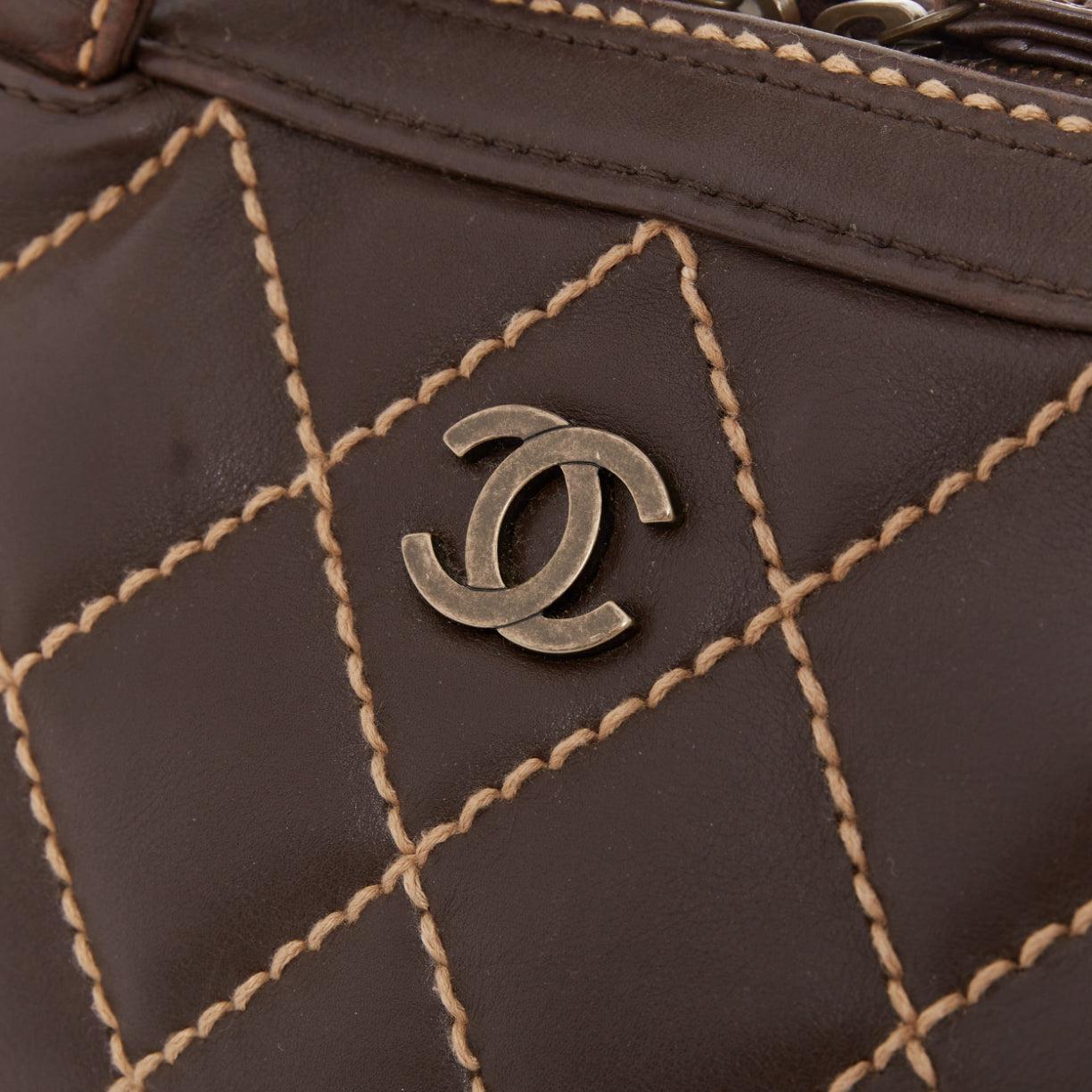 CHANEL Stitch by Stitch by Stitch  sac bowler en cuir d'agneau matelassé marron en vente 2