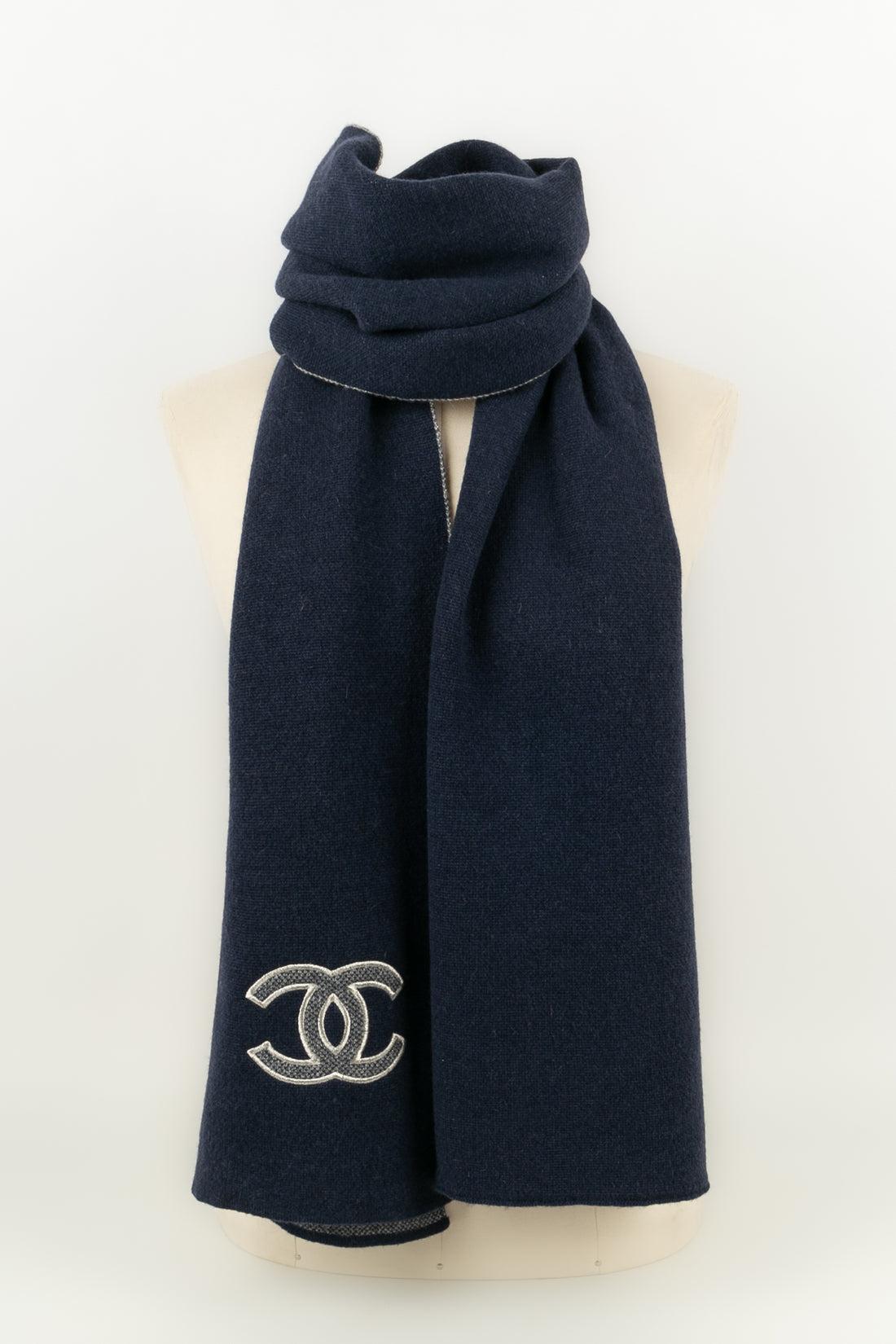 Chanel - Winter set composed of a scarf, a hat, and a pair of gloves, in cashmere and wool. The composition label was unstitched.

Additional information: 
Dimensions: Single-size
Condition: Very good condition
Seller Ref number: ACC67
