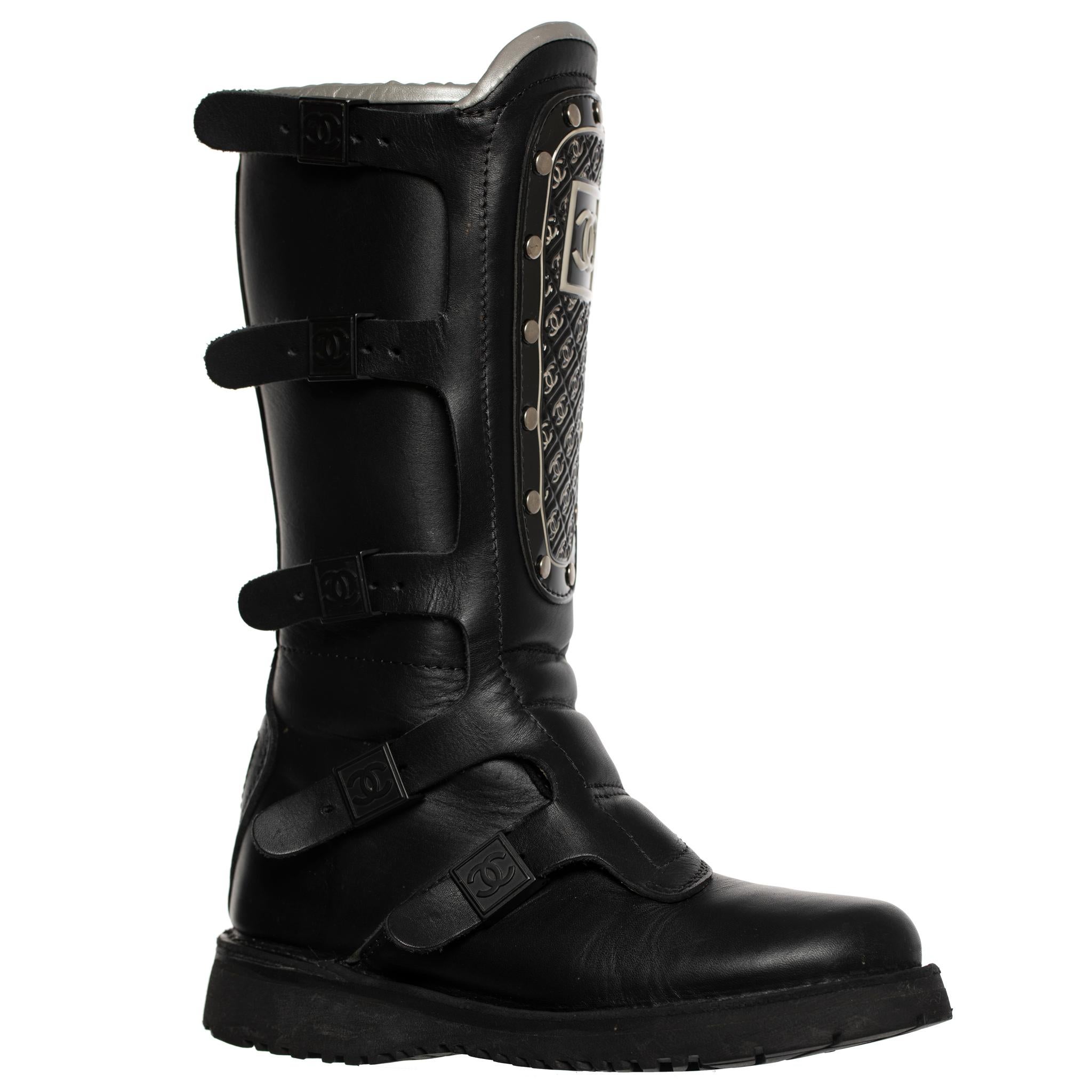 Chanel Winter Ski Boot Black 39 FR In Good Condition In DOUBLE BAY, NSW