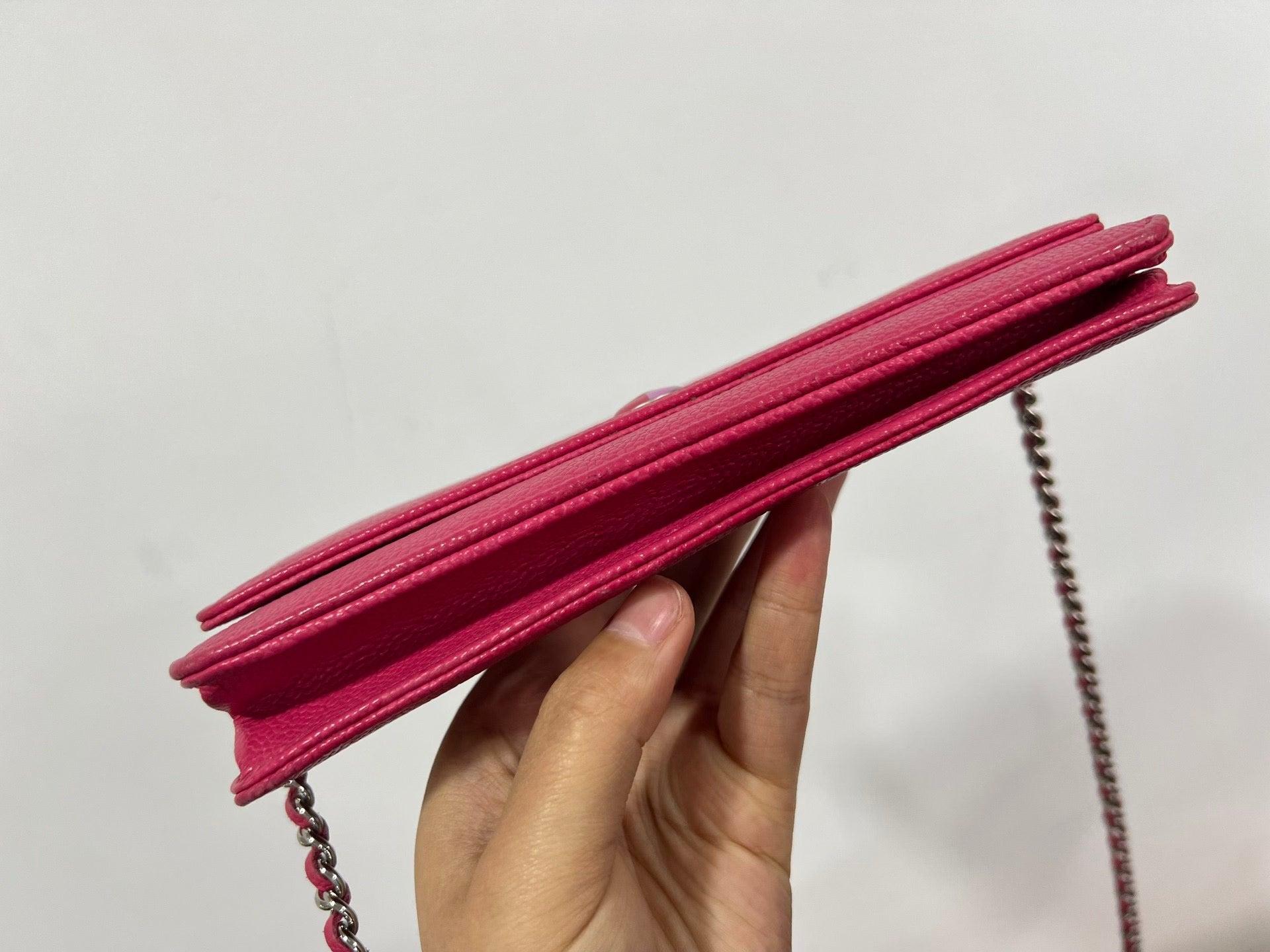 Chanel WOC Wallet on Chain Fuchsia Caviar Leather with Enamel Logo For Sale 1