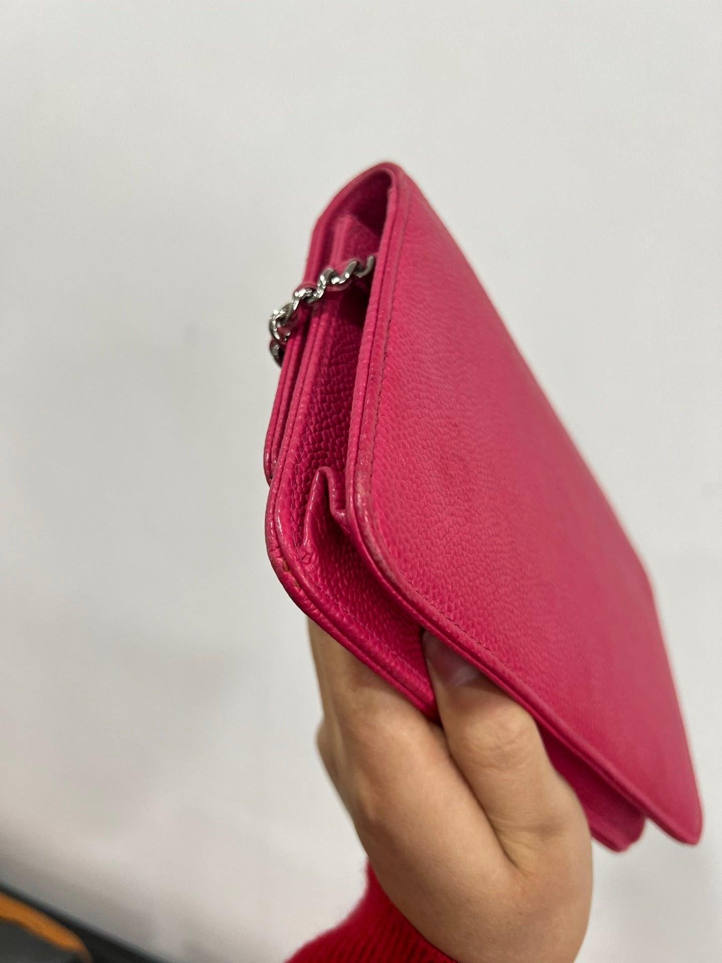 Chanel WOC Wallet on Chain Fuchsia Caviar Leather with Enamel Logo For Sale 3