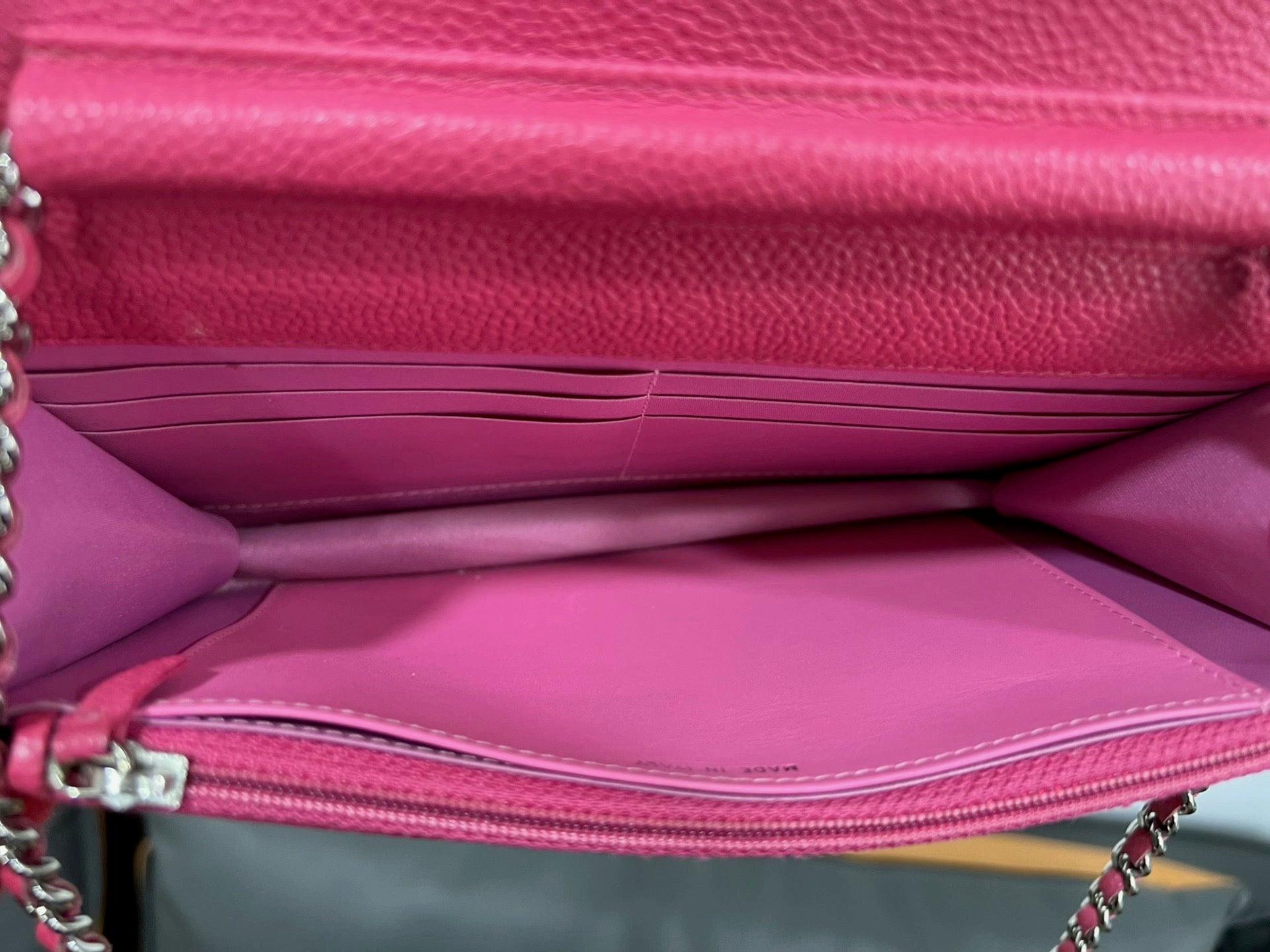 Chanel WOC Wallet on Chain Fuchsia Caviar Leather with Enamel Logo For Sale 4