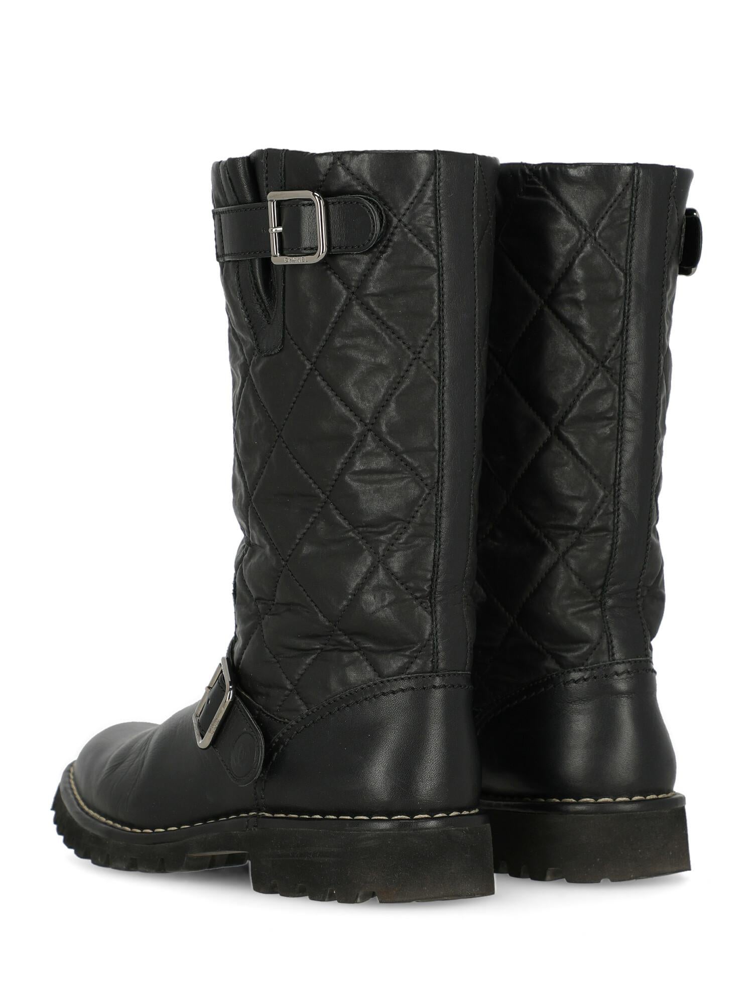 Women's Chanel Woman Boots Black Leather IT 37.5
