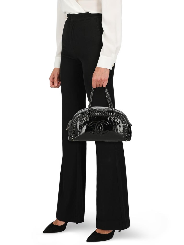 Chanel Woman Handbag Black Leather For Sale at 1stDibs