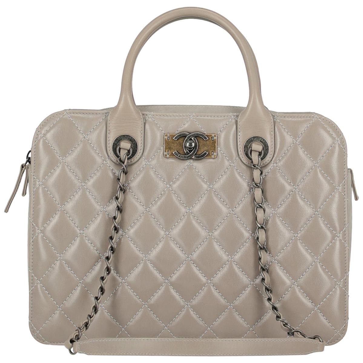 Chanel Woman Shoulder bag Grey  For Sale