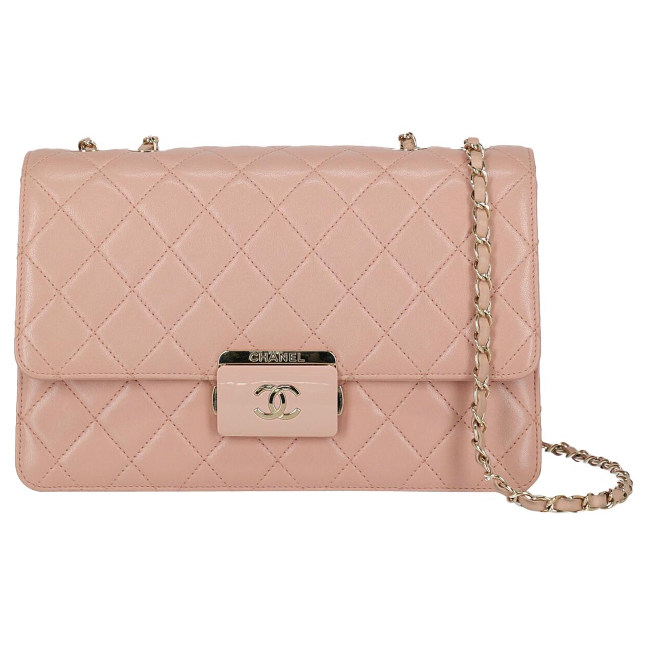 Chanel Woman Shoulder bag Pink  For Sale