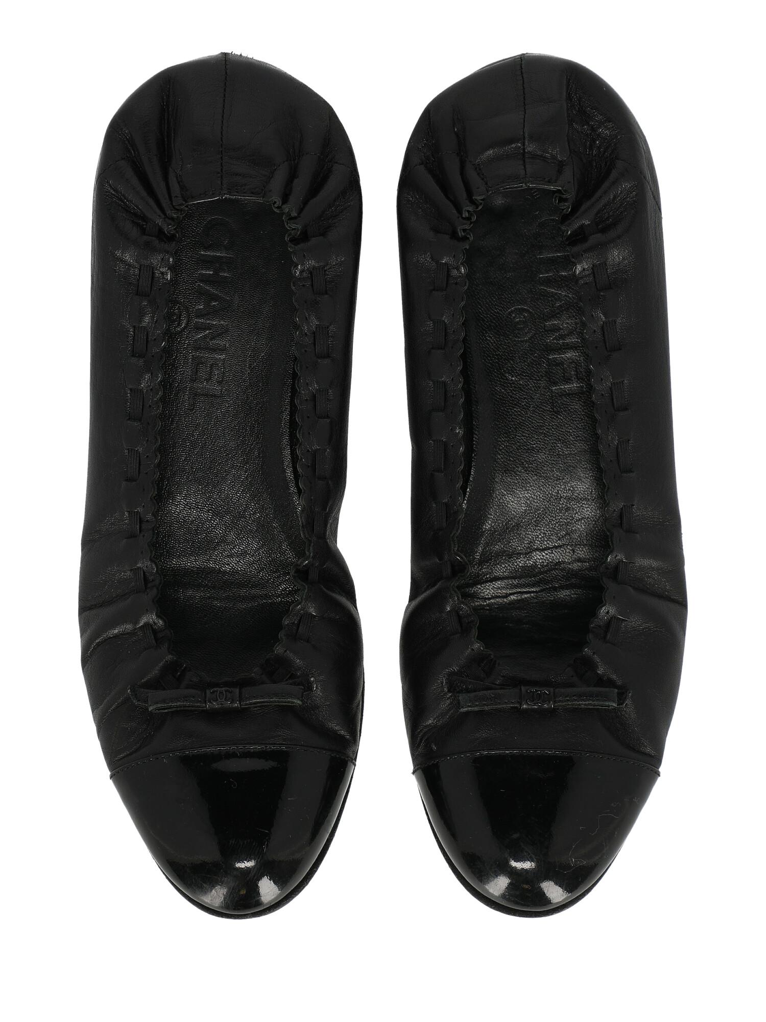 Chanel Women Ballet flats Black Leather EU 38 For Sale 1