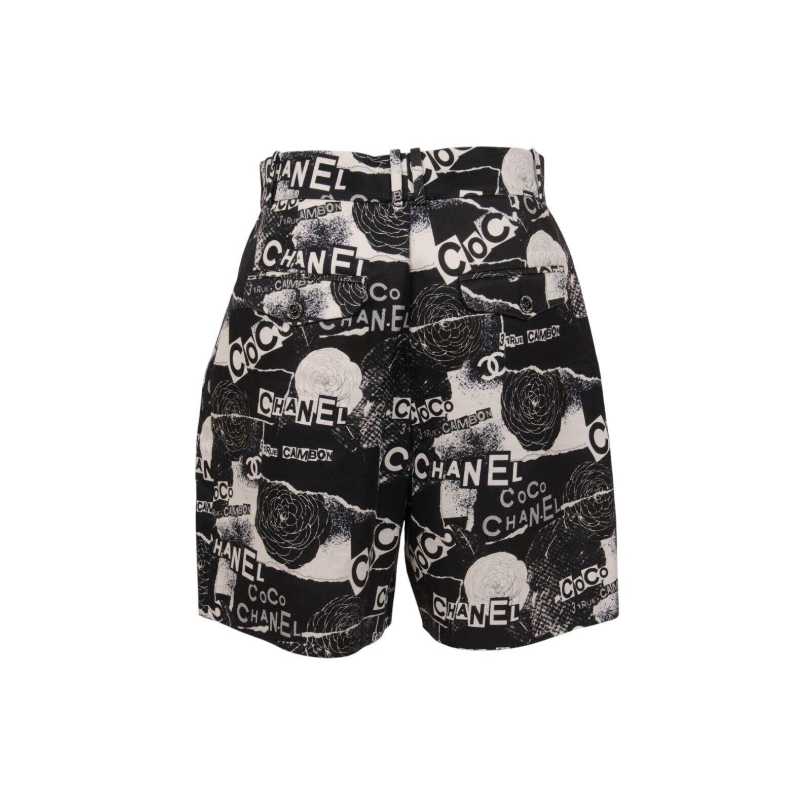 Chanel Frauen Camelia Floral CC Logo Shorts IT42 US10 Schwarz Weiß Seide Baumwolle im Angebot 2