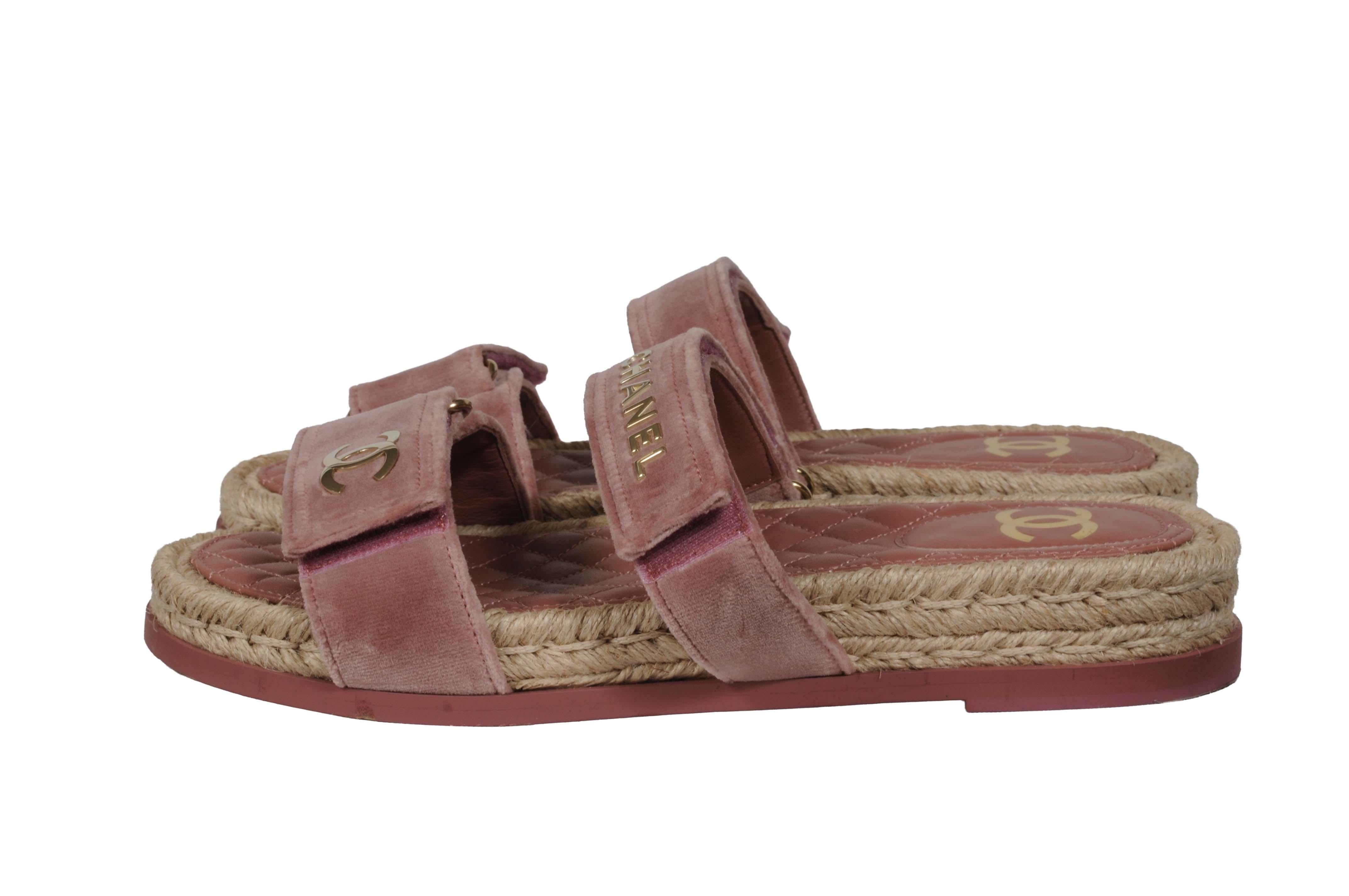 Chanel Donna CC Logo Espadrille Mules Sandali Taglia US 10 EU 40 Velluto Rosa Malva In condizioni ottime in vendita a North Miami, FL