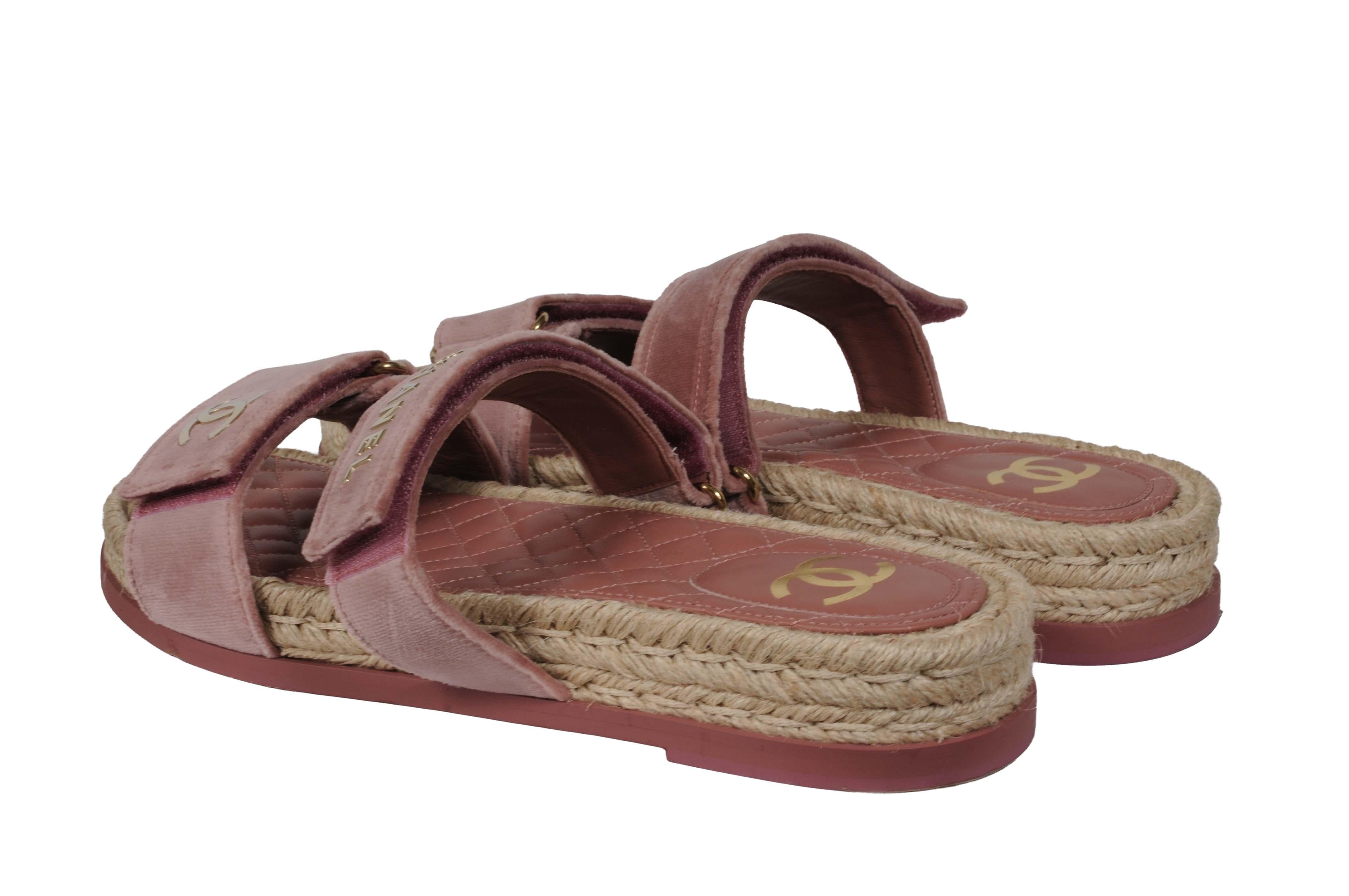 Chanel Frauen CC Logo Espadrille Mules Sandalen Größe US 10 EU 40 Rosa Mauve Velvet Damen im Angebot