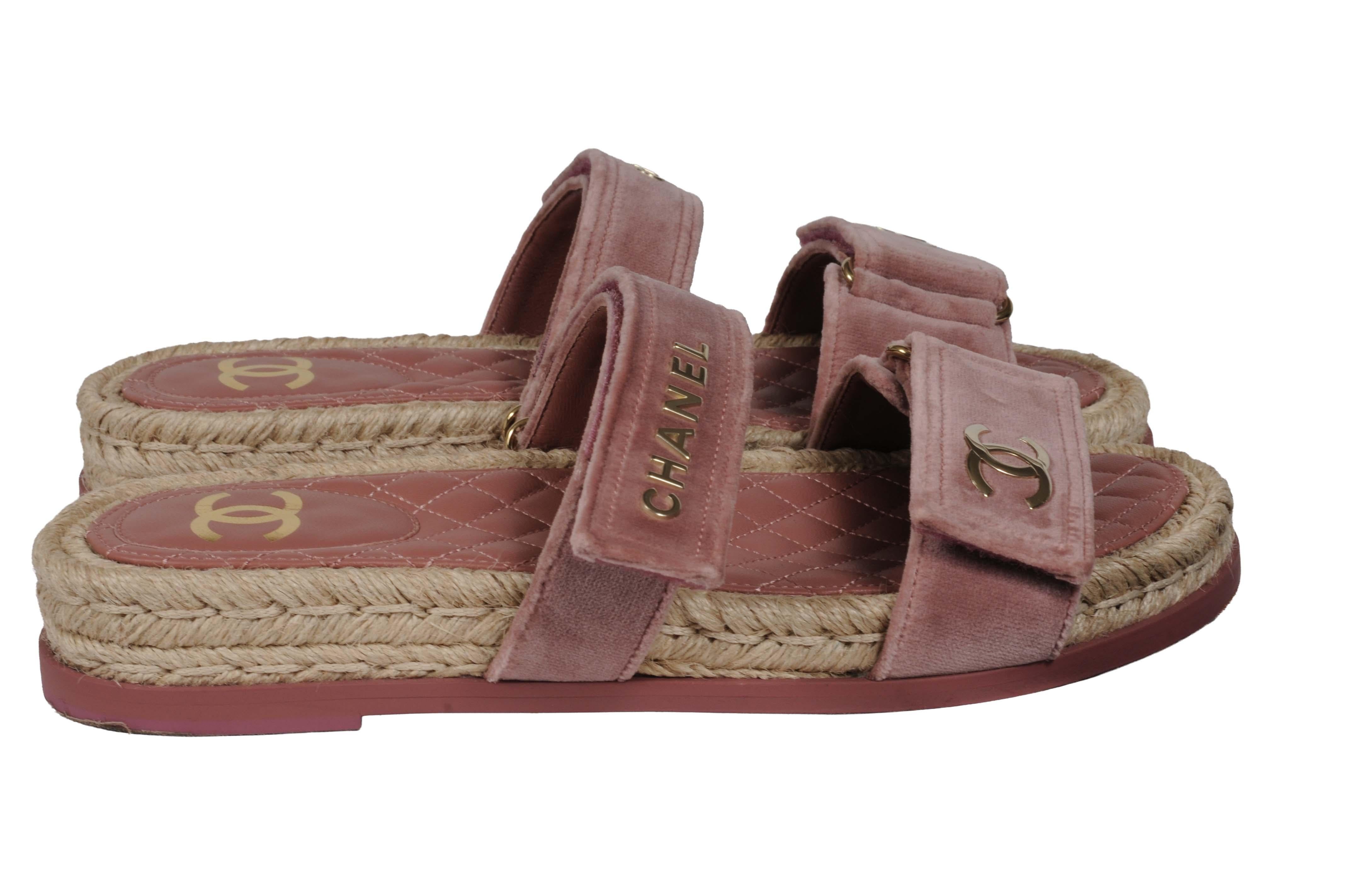 Chanel Frauen CC Logo Espadrille Mules Sandalen Größe US 10 EU 40 Rosa Mauve Velvet im Angebot 3