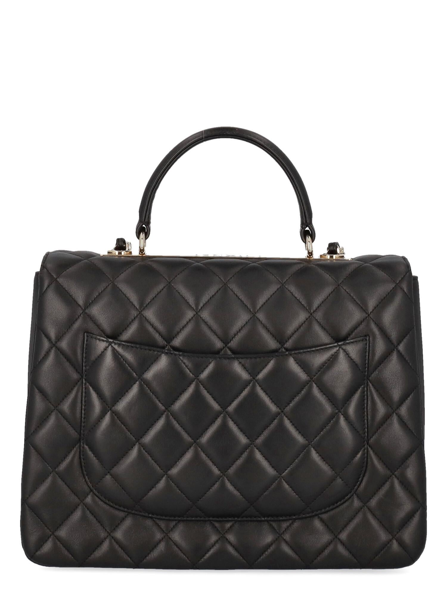 Women's Chanel Women Shoulder bags Black Leather  For Sale