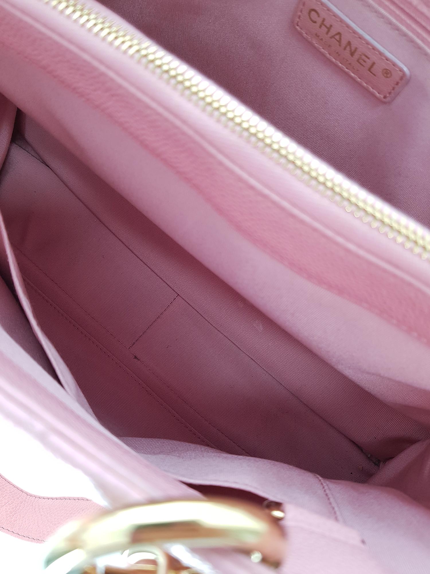 Chanel Women  Shoulder bags  Grand Shopping Tote Pink Leather In Good Condition In Milan, IT