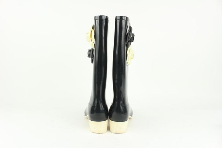 Chanel Women's 36 Rubber Camellia CC Logo Rain Boots 1026c46 For Sale at  1stDibs