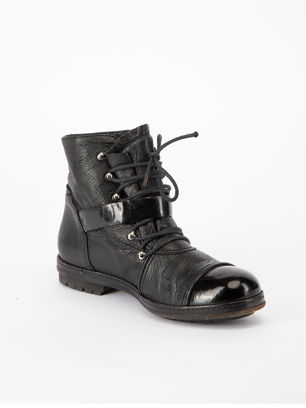 CONDITION is Very good. Minor wear to shoes is evident. Minimal creasing to leather material on this used Chanel designer resale item. 



Details


Black

Leather

Military style boots

Lace

Round toe

Flat heel

Patent leather toe cap

Buckle