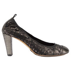 Décolleté Chanel da donna con punta a cappuccio in rilievo nero Shimmer