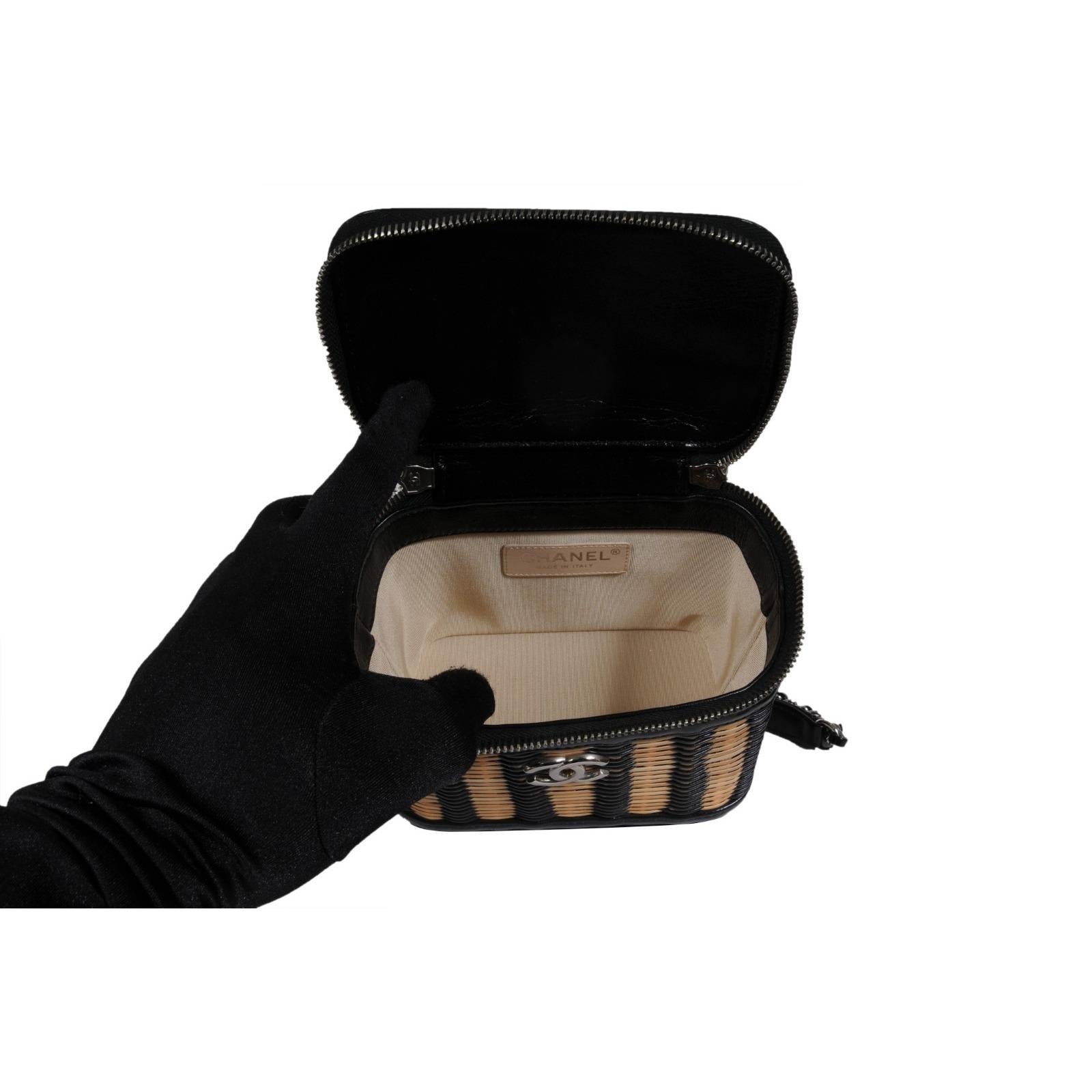 Chanel Womens Calfskin Raffia Small Vanity Case Bag Black Beige Crossbody Tote For Sale 14