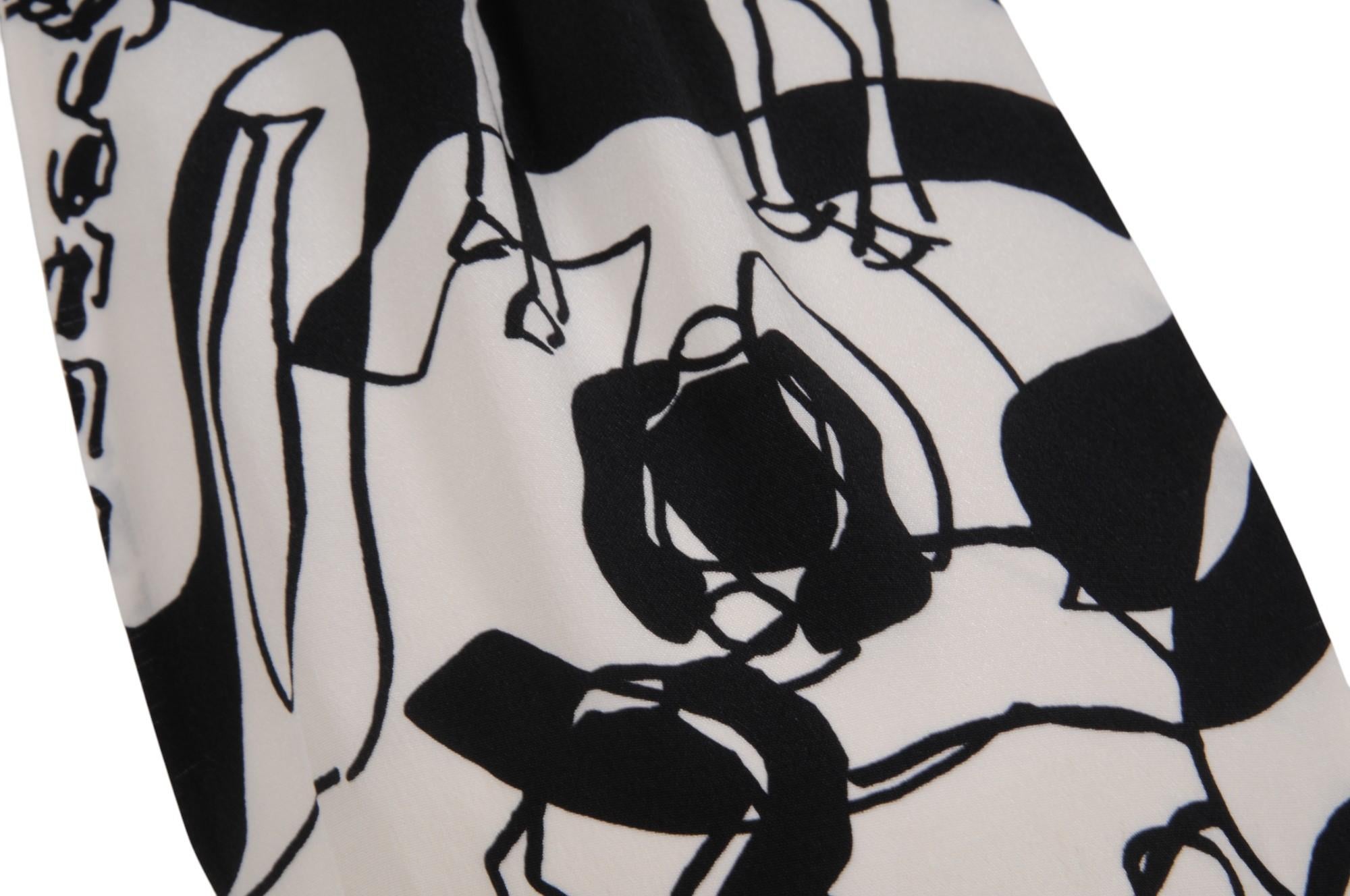 Chanel Damen CC Logo 22C Print Halter Top Größe IT 38 Weiß Schwarz Seide Bluse im Angebot 3