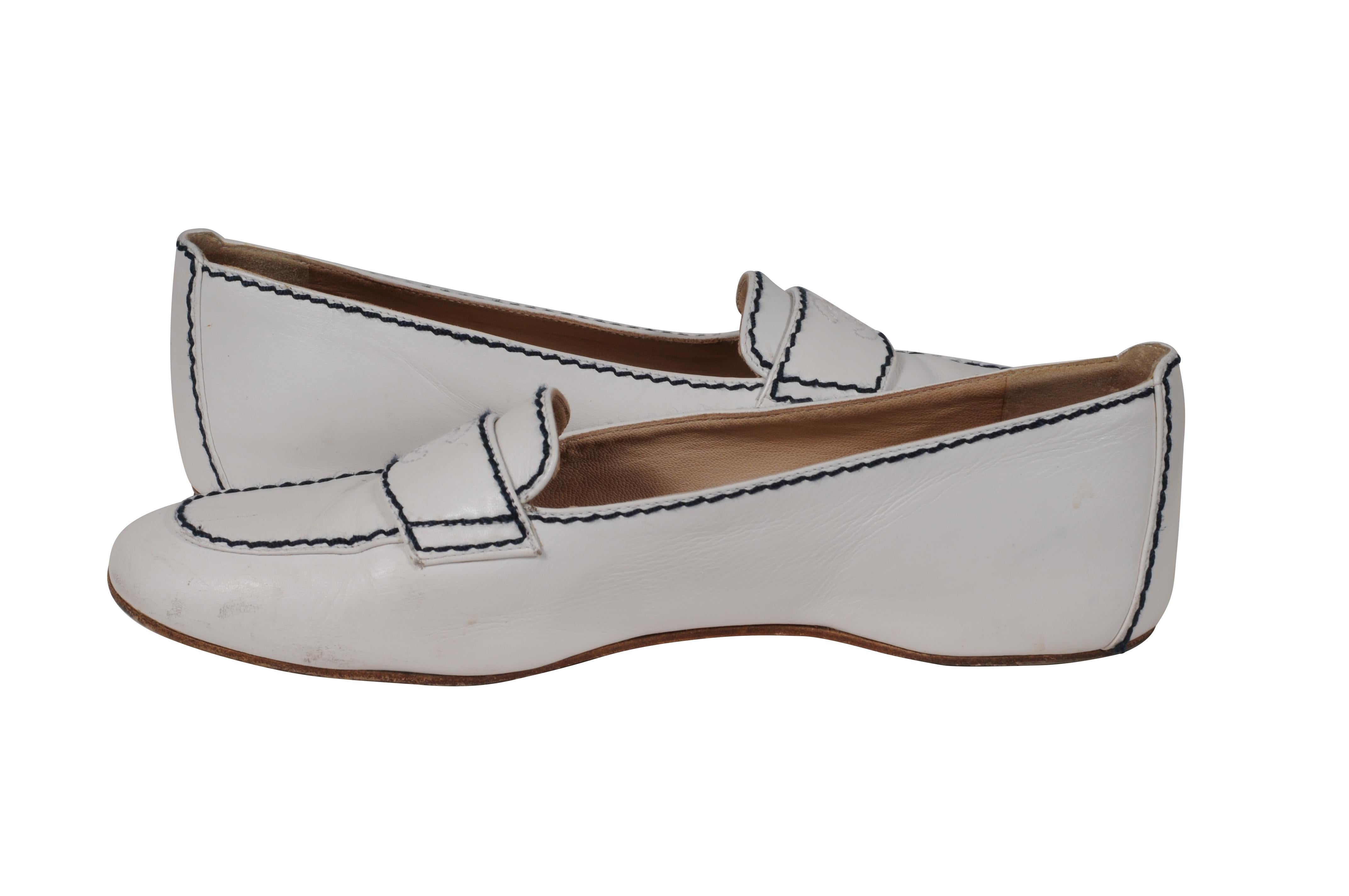 Chanel Damen CC Logo Flats US 7.5 EU 37.5 Weiß Leder Blau Stitching im Angebot 5