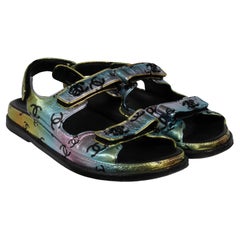 Chanel Donna CC Logo Sandali Mule Taglia US 10 IT 40 Pelle Metallizzata Blu Rosa