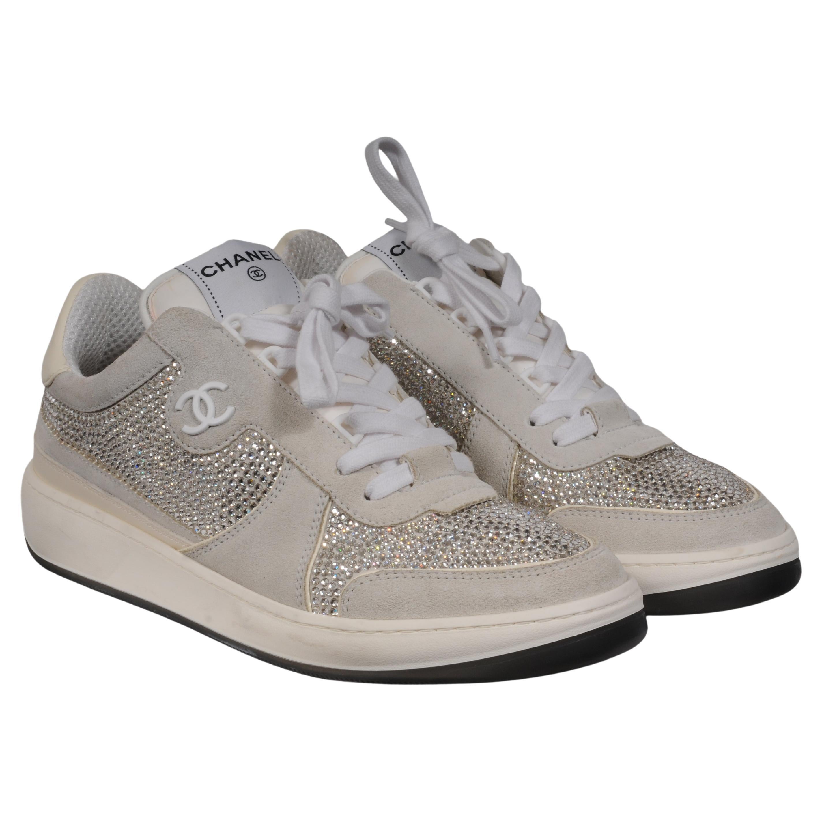 Chanel Damen Kristall verschönert Sneakers CC Logo Sz US 10.5 IT 40.5 Grau Weiß