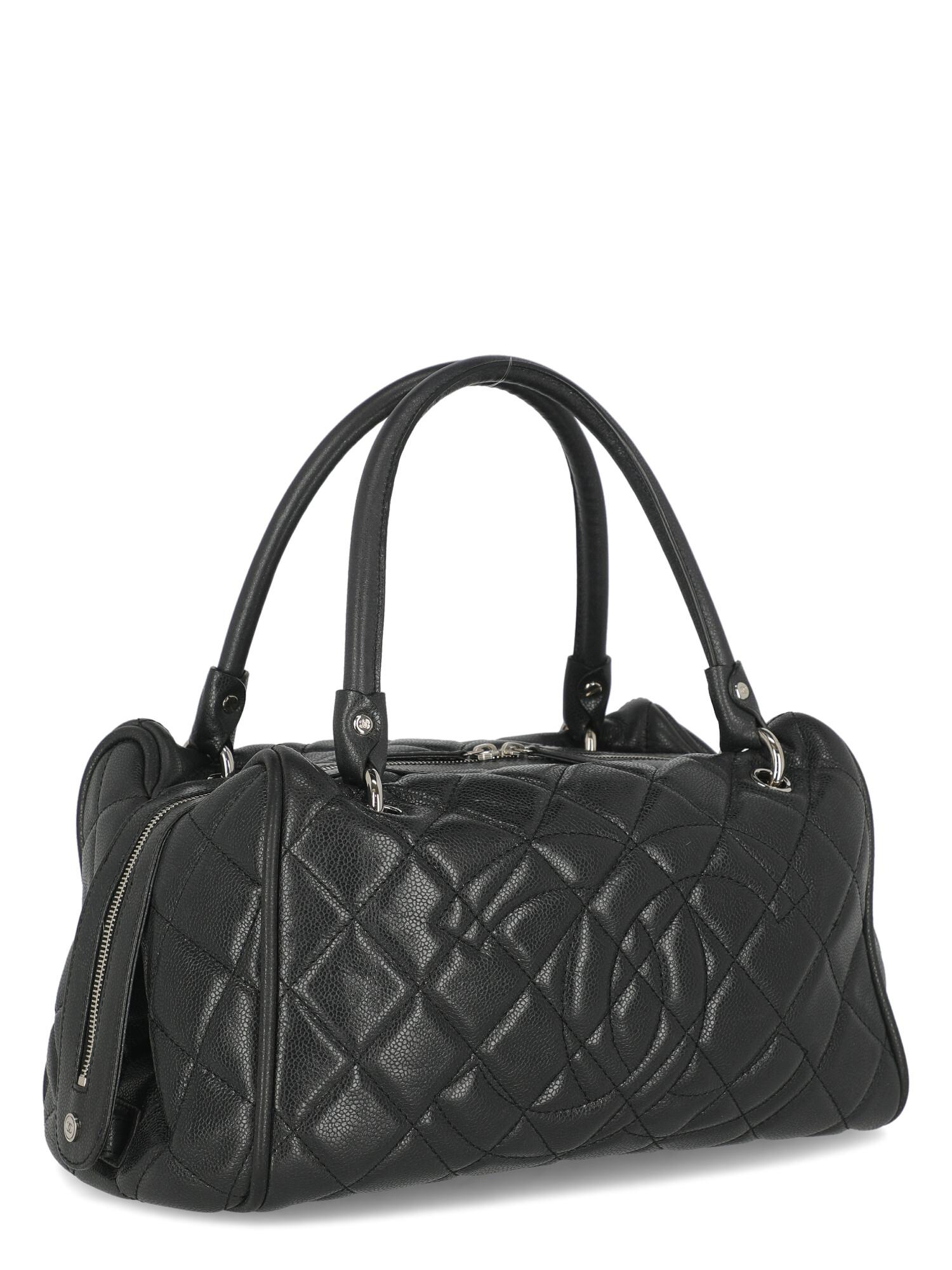 Chanel Women's Handbag Black Leather In Good Condition In Milan, IT