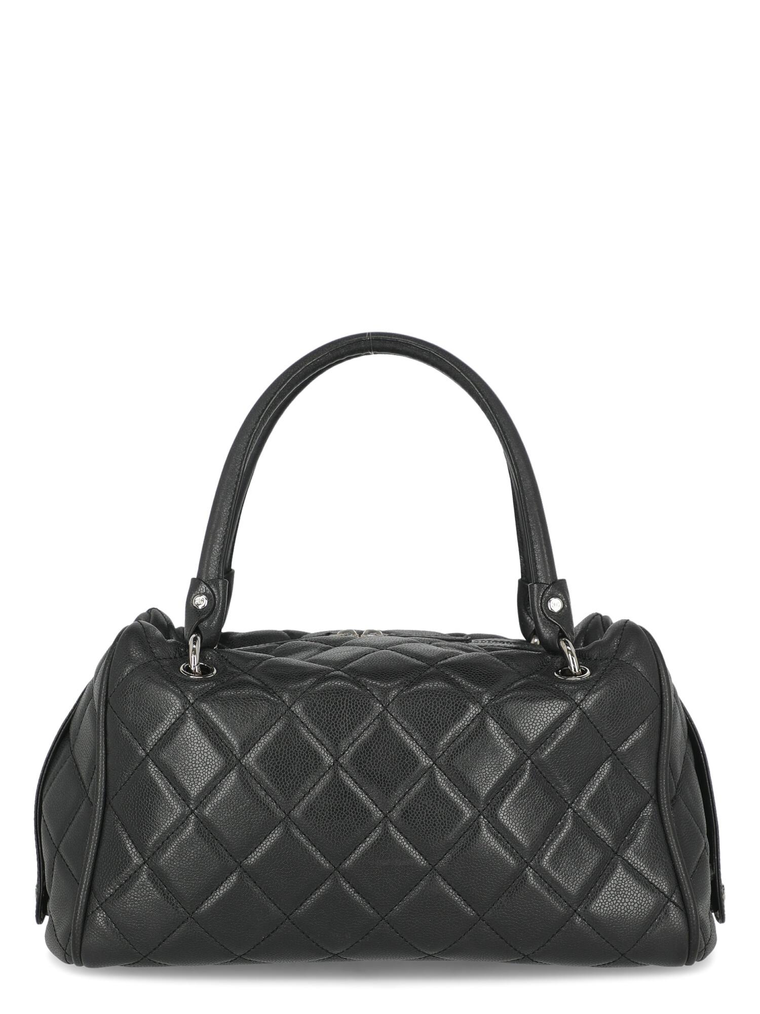 Chanel Women's Handbag Black Leather 1