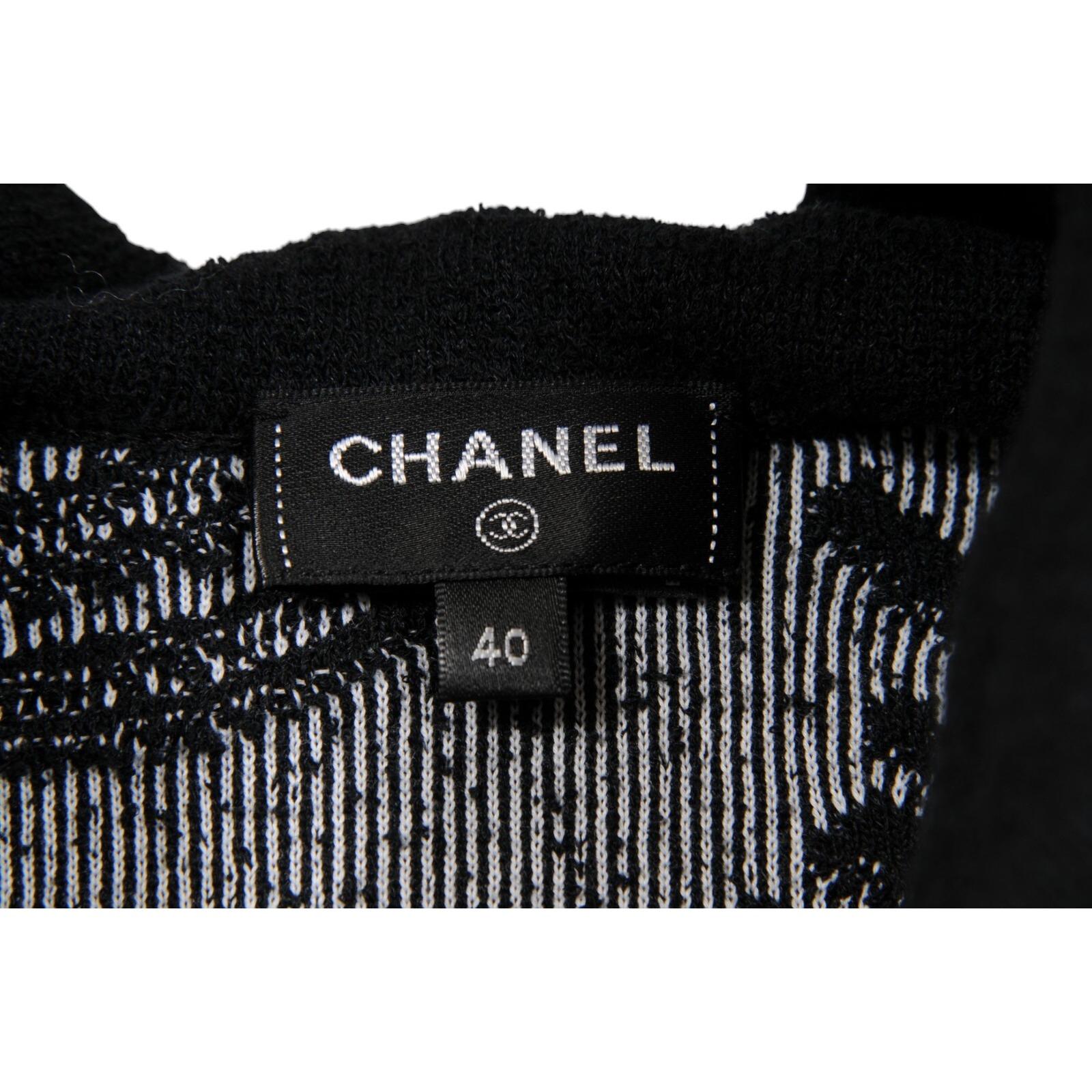 Chanel Womens Lion Sea CC Logo Hoodie Größe 40 Large Schwarz Weiß Pullover Jacke im Angebot 7