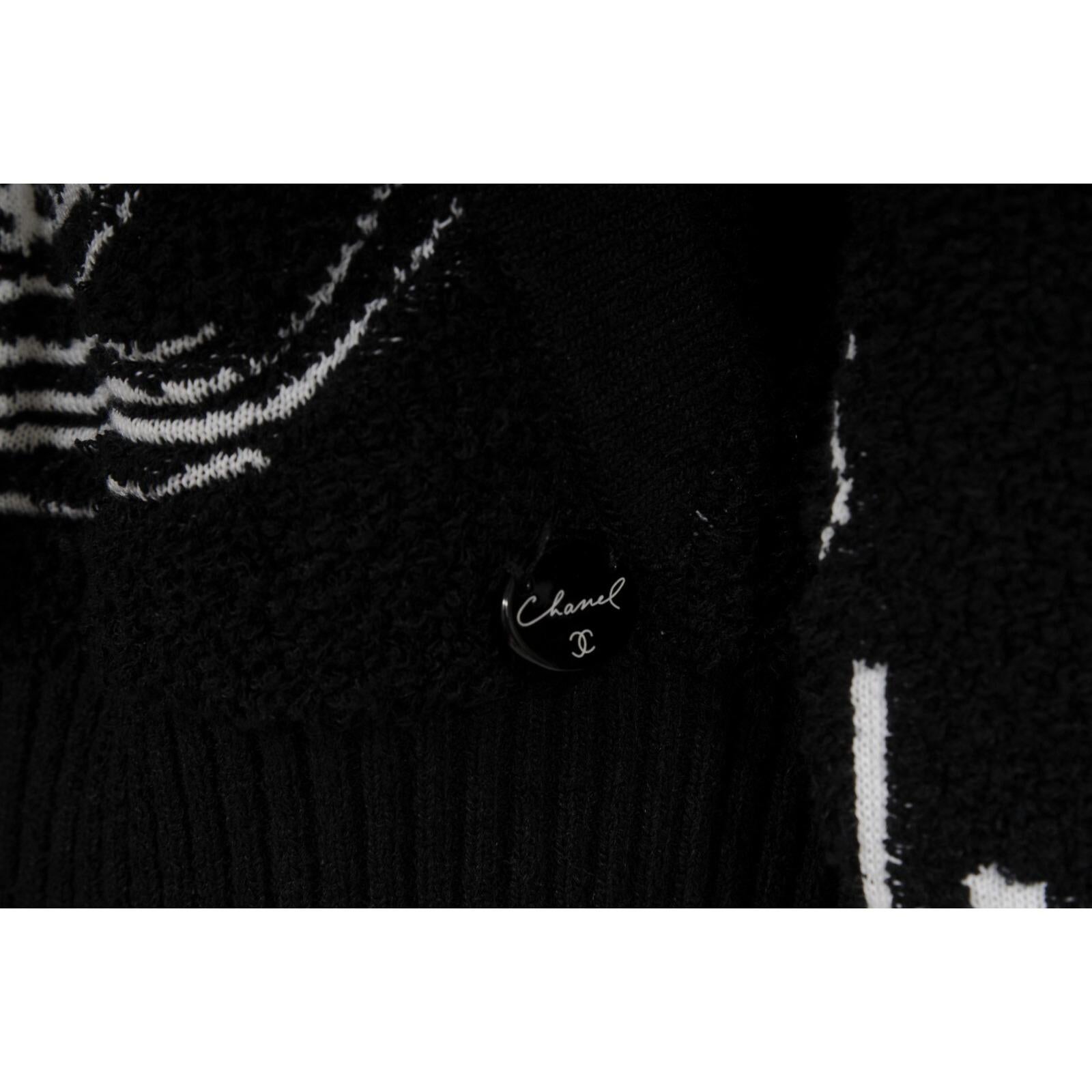 Chanel Womens Lion Sea CC Logo Hoodie Größe 40 Large Schwarz Weiß Pullover Jacke im Angebot 5