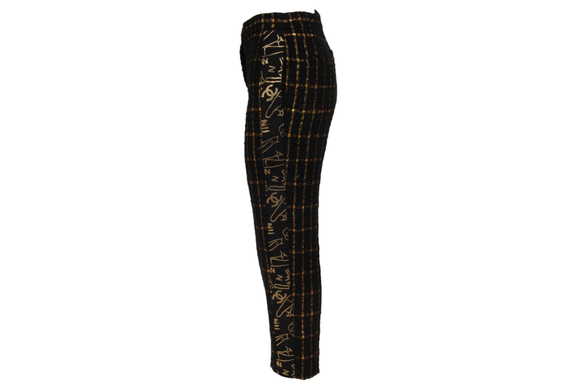 Chanel Womens Métiers d'Art 2019 Pantalon Size FR 36 Black Gold Tweed CC Logo en vente 2