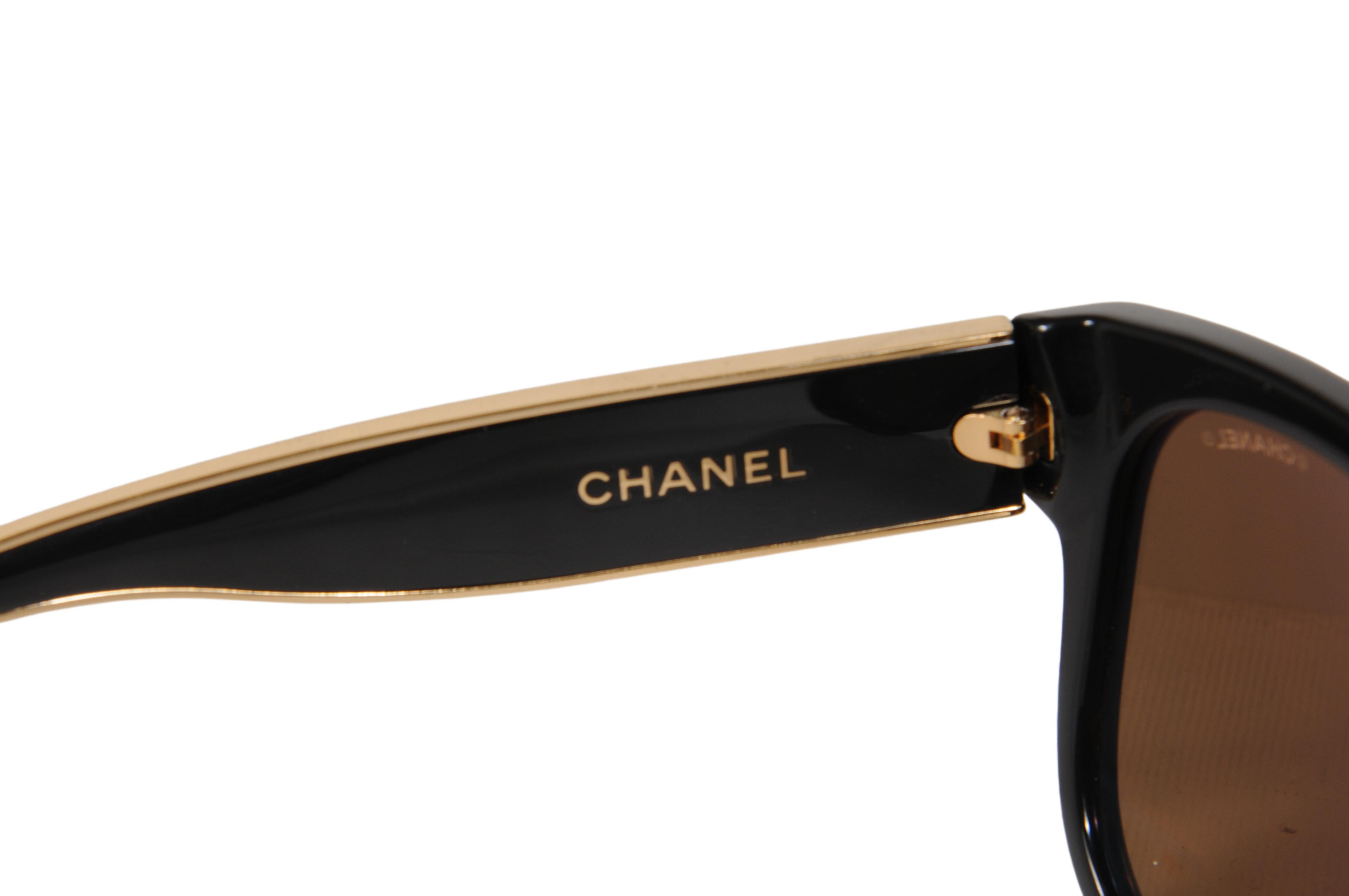 Occhiali da sole Chanel Donna Logo CC Specchiato 5270 Nero Oro Oro Rotondo Ovale in vendita 2