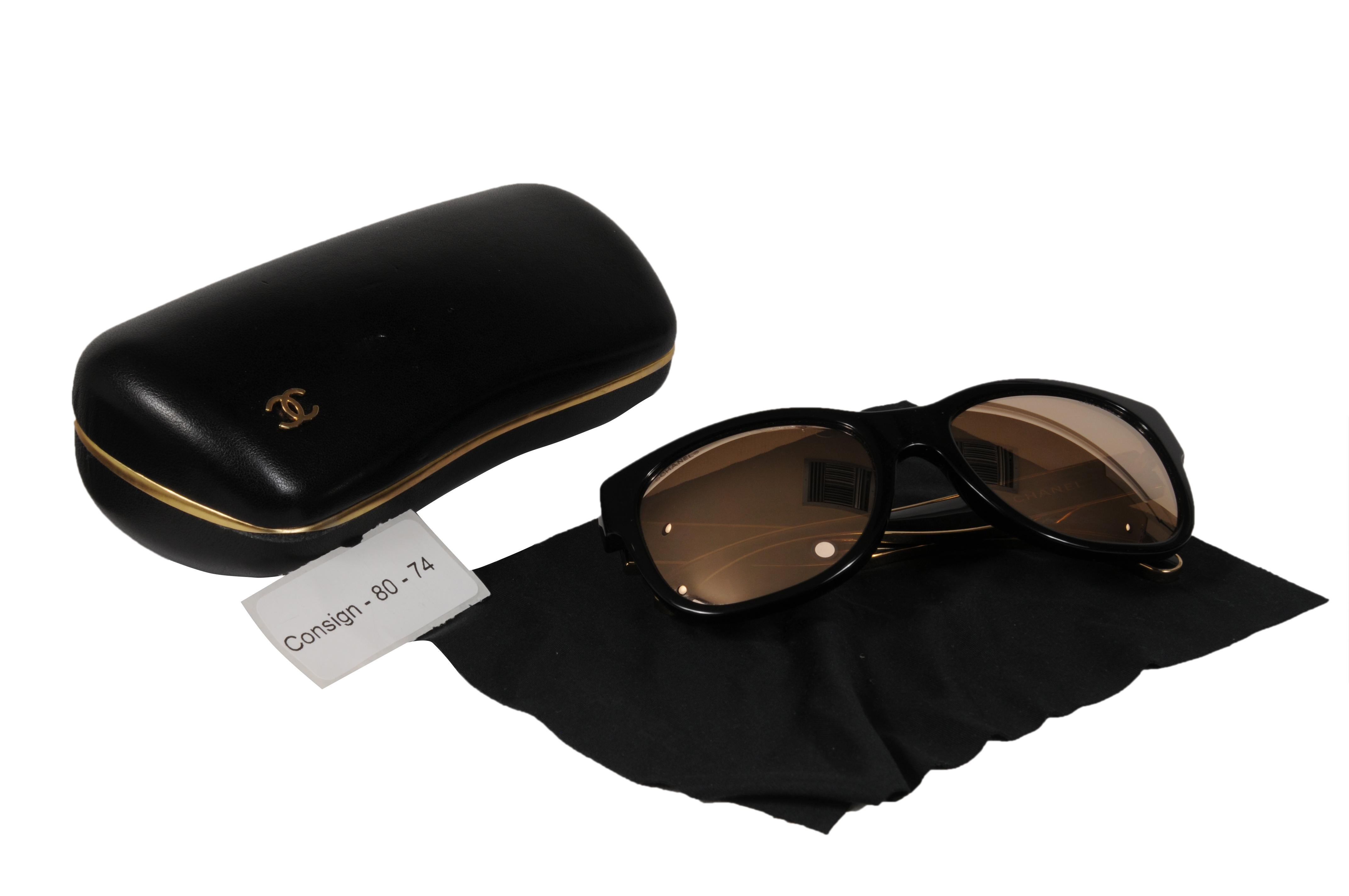 Occhiali da sole Chanel Donna Logo CC Specchiato 5270 Nero Oro Oro Rotondo Ovale in vendita 5