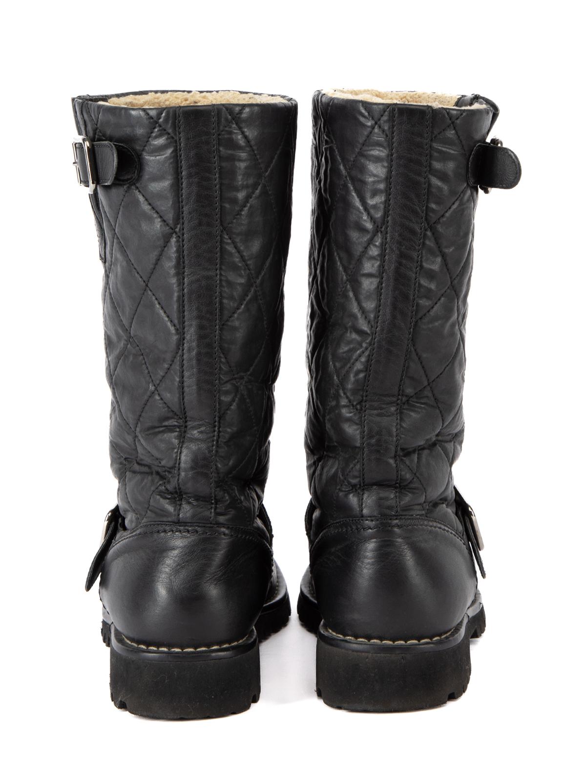 Chanel Women's Quilted Black Boots In Good Condition In London, GB