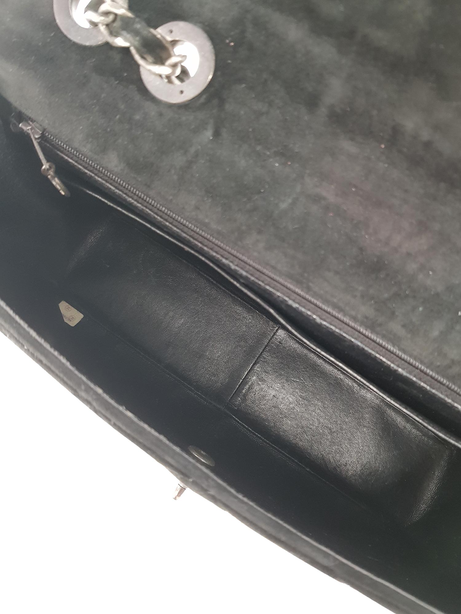 Chanel Women's Shoulder Bag Black Leather For Sale 2
