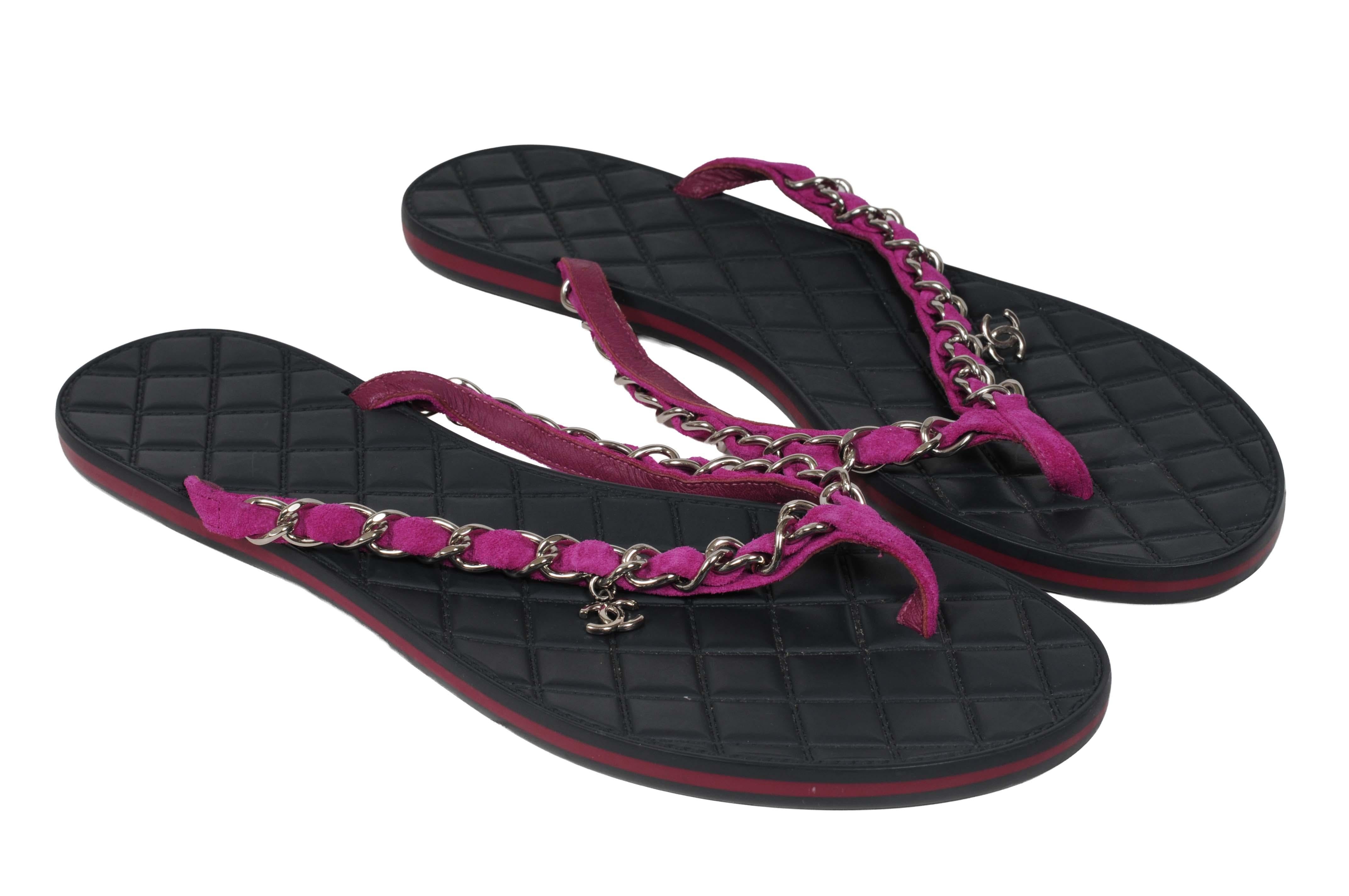 Chanel Womens Suede Chain CC Thong Sandals Size US 10 IT 40 Black Dark Pink en venta 9