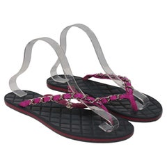 Chanel Womens Suede Chain CC Thong Sandals Size US 10 IT 40 Black Dark Pink