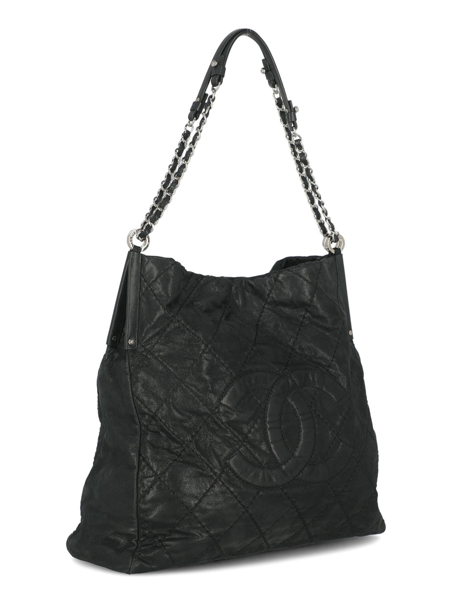 Chanel Women's Tote Bags Black Leather In Good Condition For Sale In Milan, IT