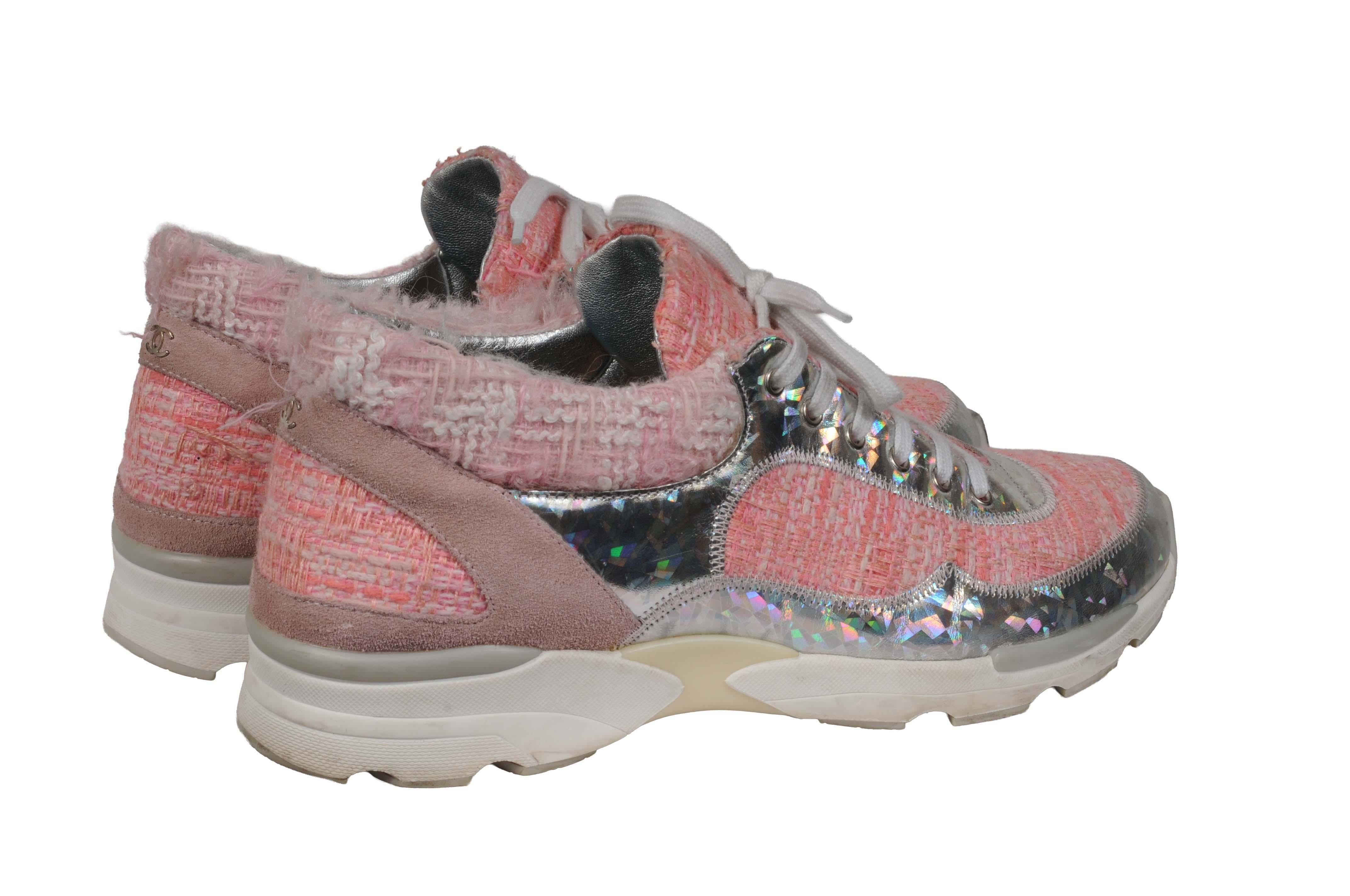 Gris Chanel Womens Tweed CC logo Sneakers Size US 10 EU 40 Pink White Trainers Runner en vente