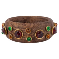 Bracelet en bois de Chanel 1985