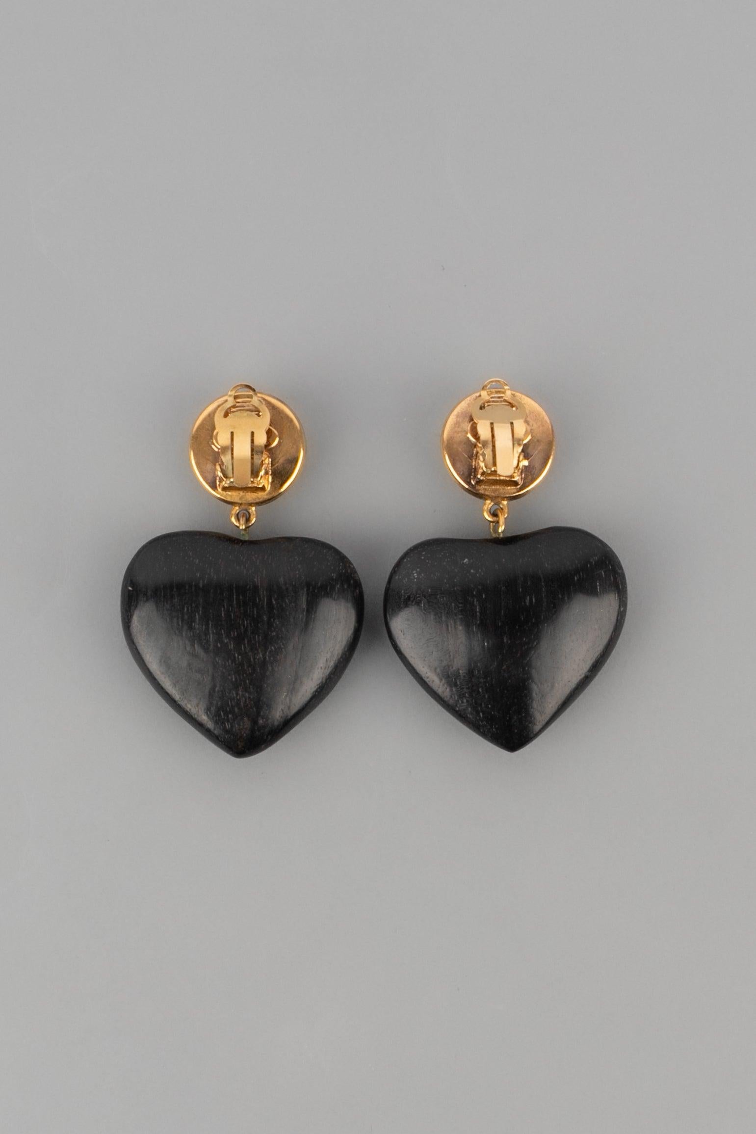 Women's Chanel Wooden Heart-Shaped Clip-On Earrings, 1992 For Sale