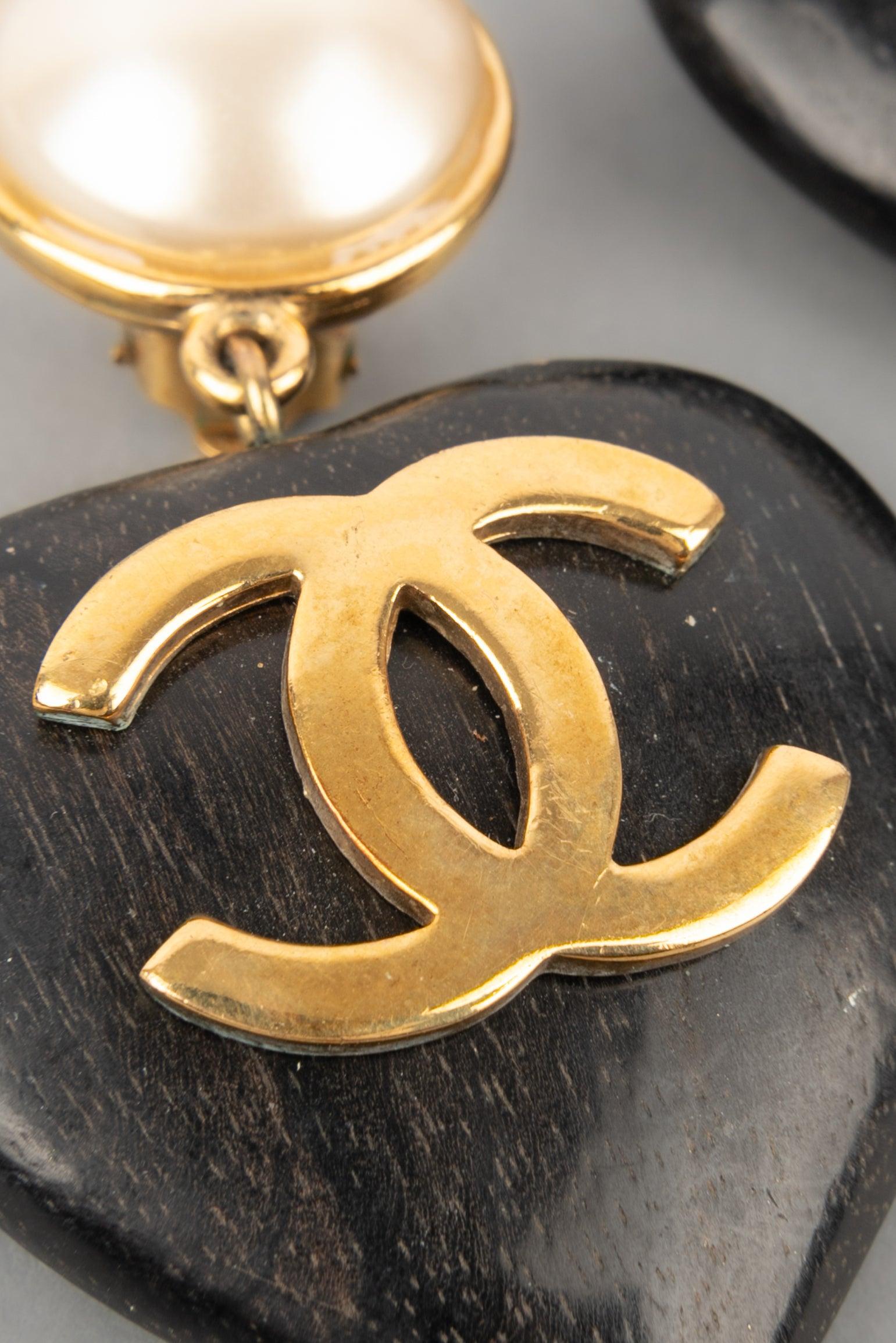 Chanel Wooden Heart-Shaped Clip-On Earrings, 1992 For Sale 3