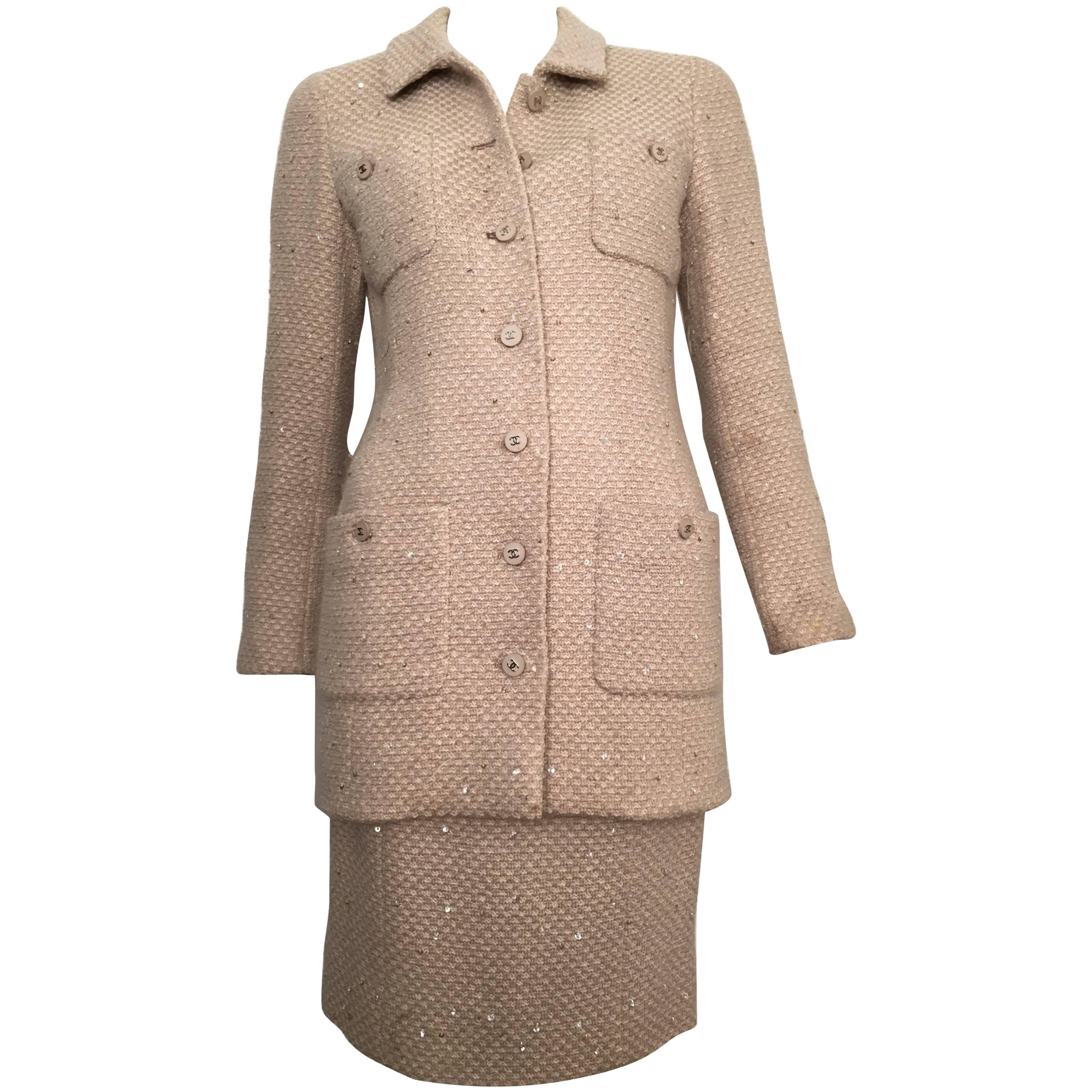 Chanel Wool Beige with Sequin Jacket 
Skirt Suit Size 4 / 36. For Sale