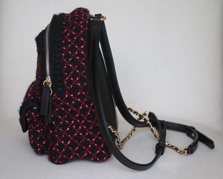 Chanel Wool Knit Mini Tweed Backpack Bag at 1stDibs | tweed  display picture 2